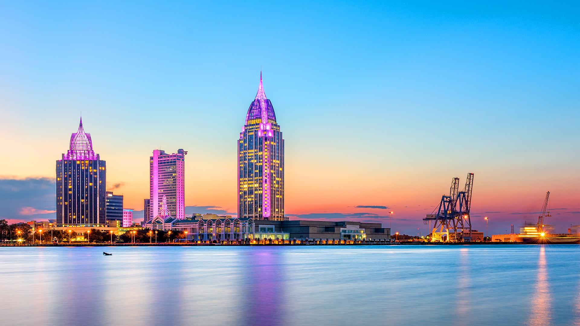 Discover the unique, exceptionally walkable downtown with eclectic spaces ideal for meetings.