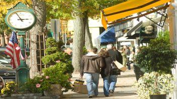 Stamford - Greenwich halfway between Manhattan and New Haven