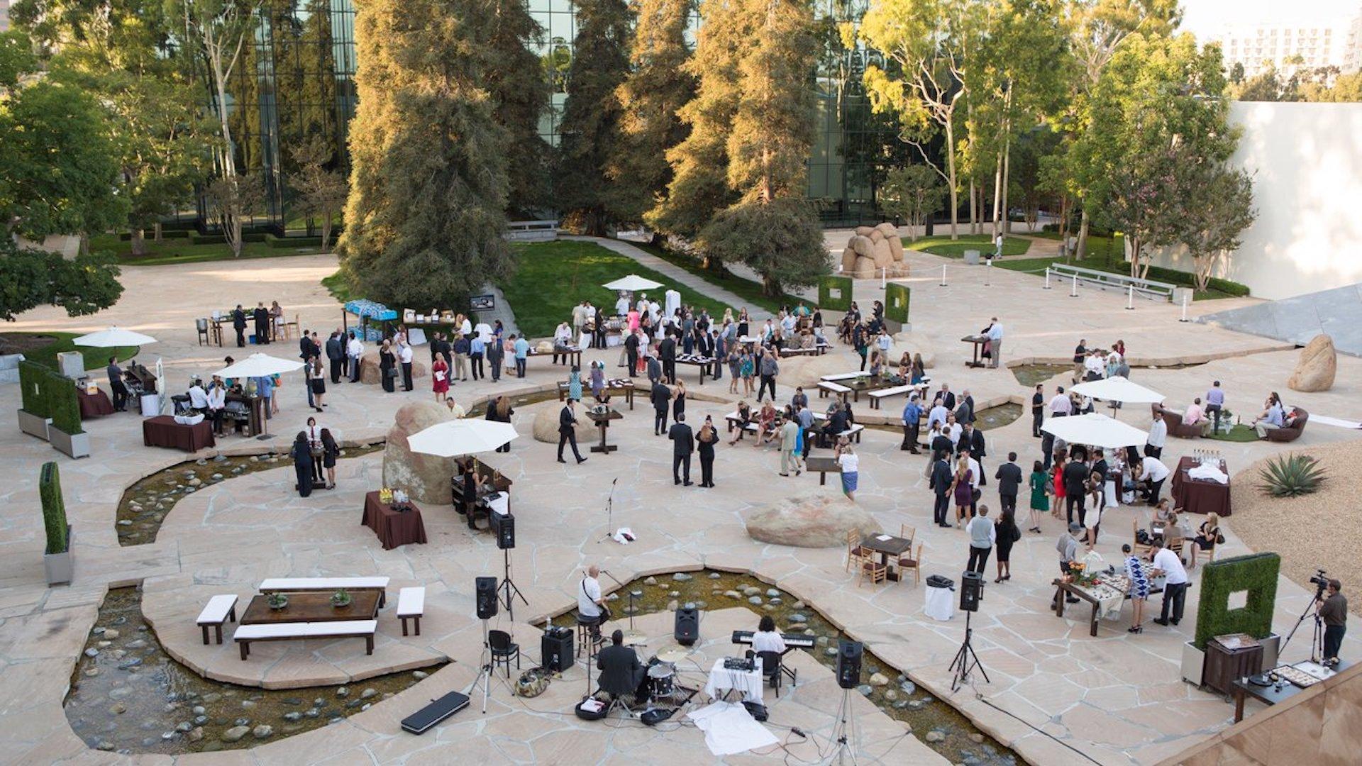 Ready to welcome you with a variety of innovative meeting spaces in our exciting, vibrant city!