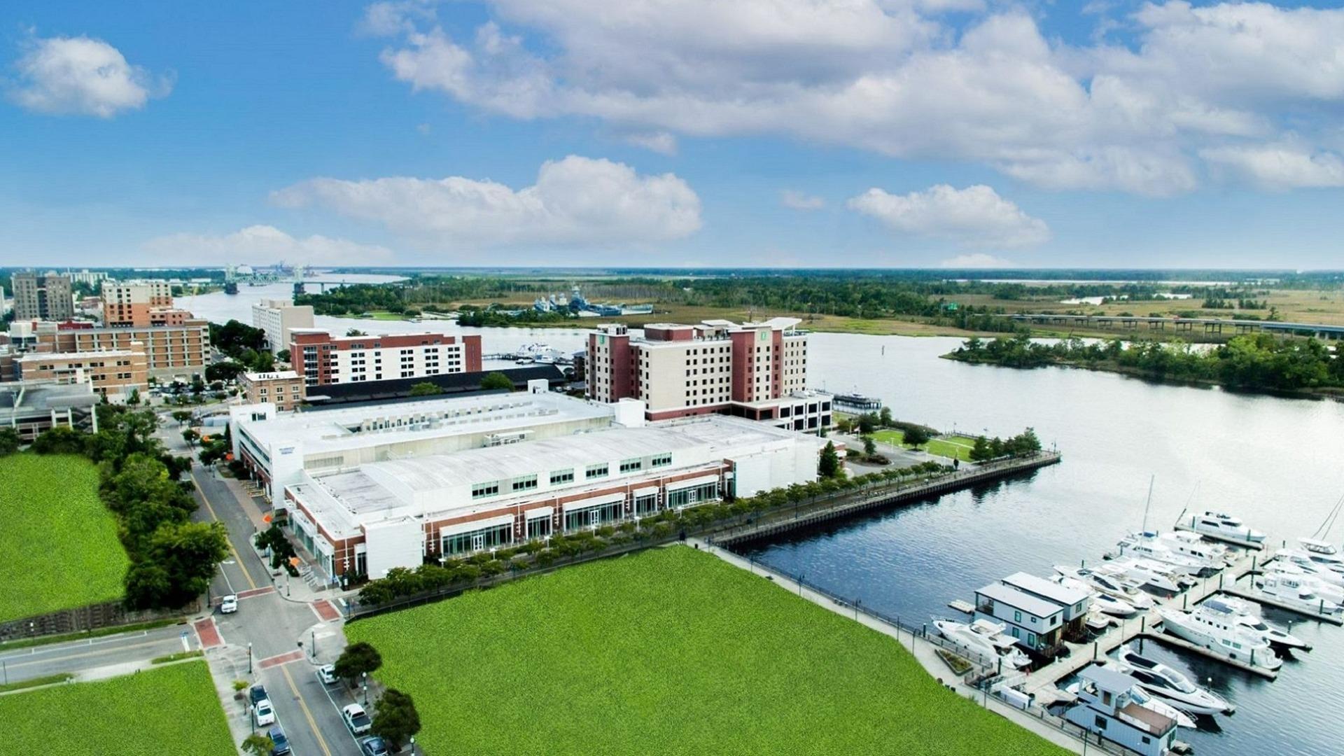 Nestled on the banks of the Cape Fear River in the southeastern corner of North Carolina state.