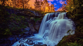 Metropolitan Amenities & Breathtaking Vistas