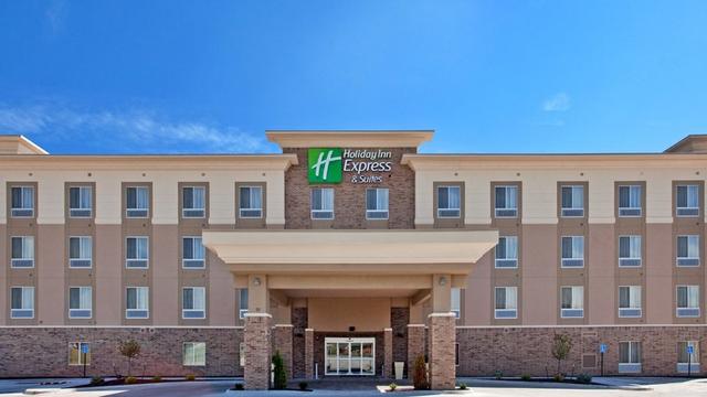 Holiday Inn Express Hotel & Suites Topeka North
