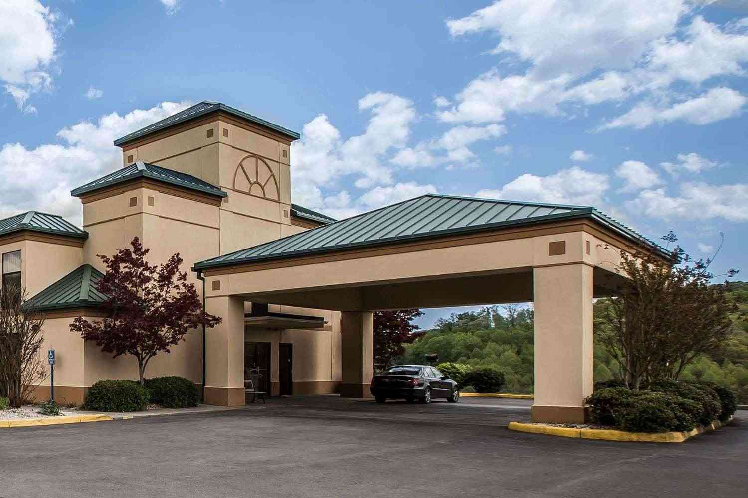 Rogersville, TNにおけるQuality Inn Rogersville 