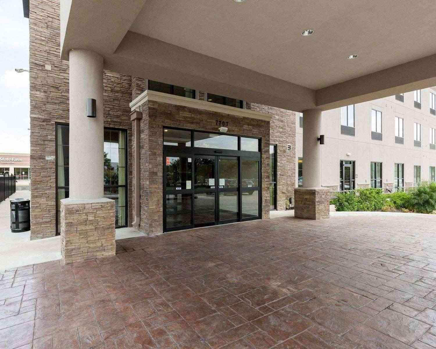Comfort Suites near Westchase on Beltway 8 in Houston, TX