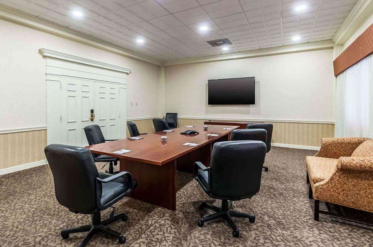 Clarion Inn Harpers Ferry-Charles Town в Harpers Ferry, WV