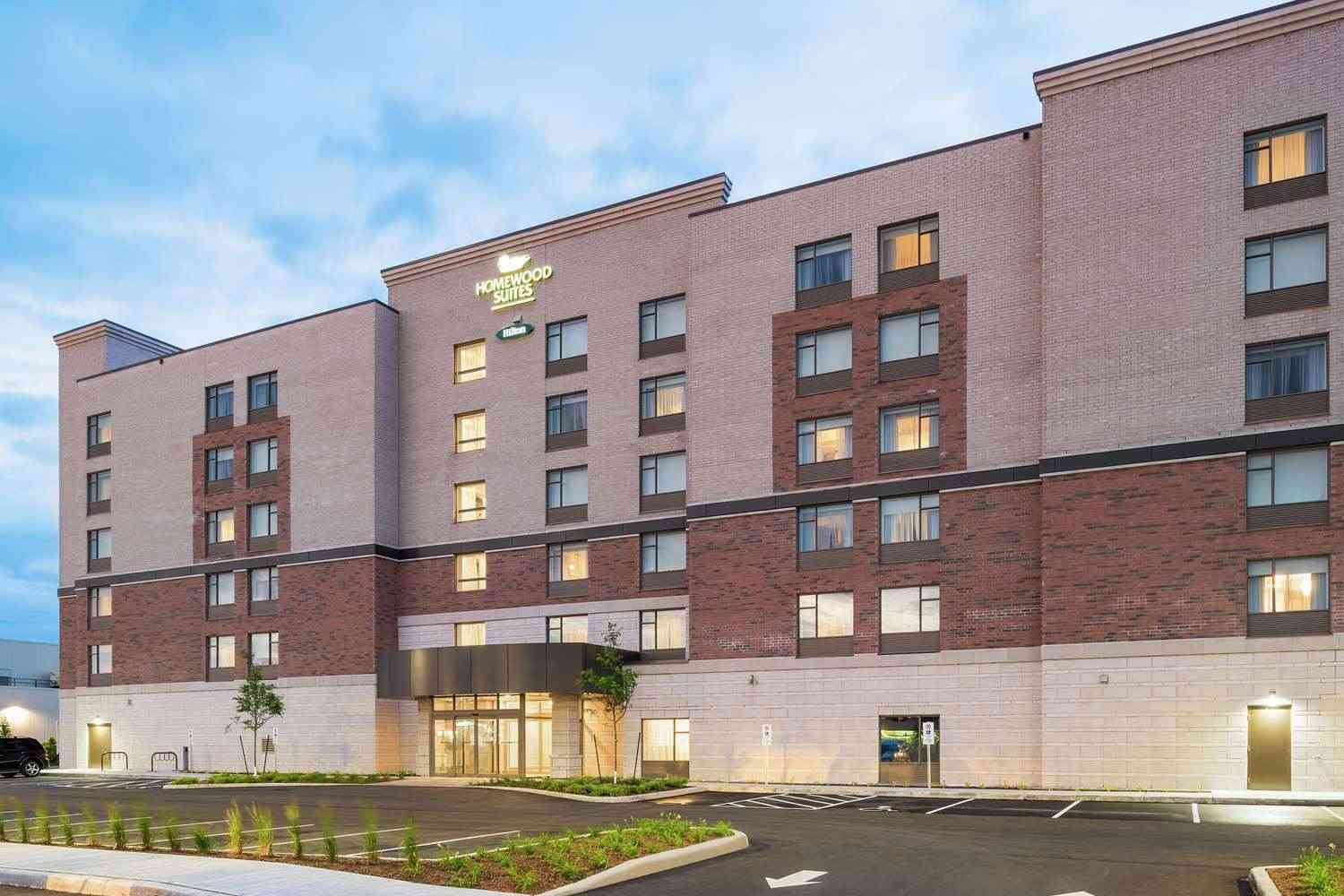 Homewood Suites by Hilton Ottawa Airport em Ottawa, ON
