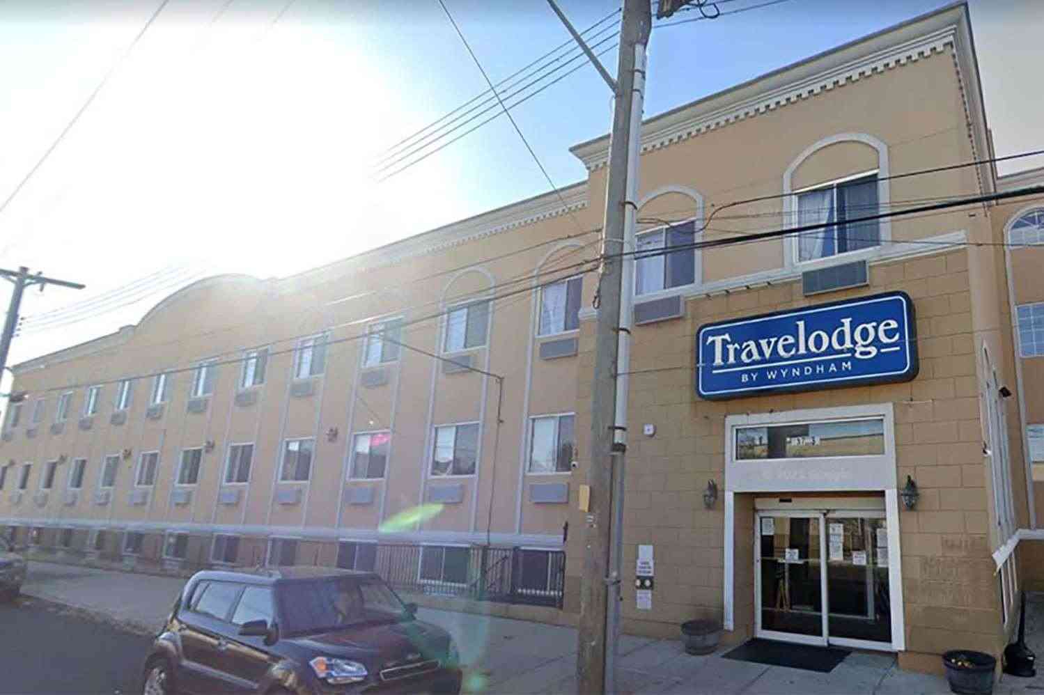 Travelodge by Wyndham Ozone Park, Ozone Park, NY