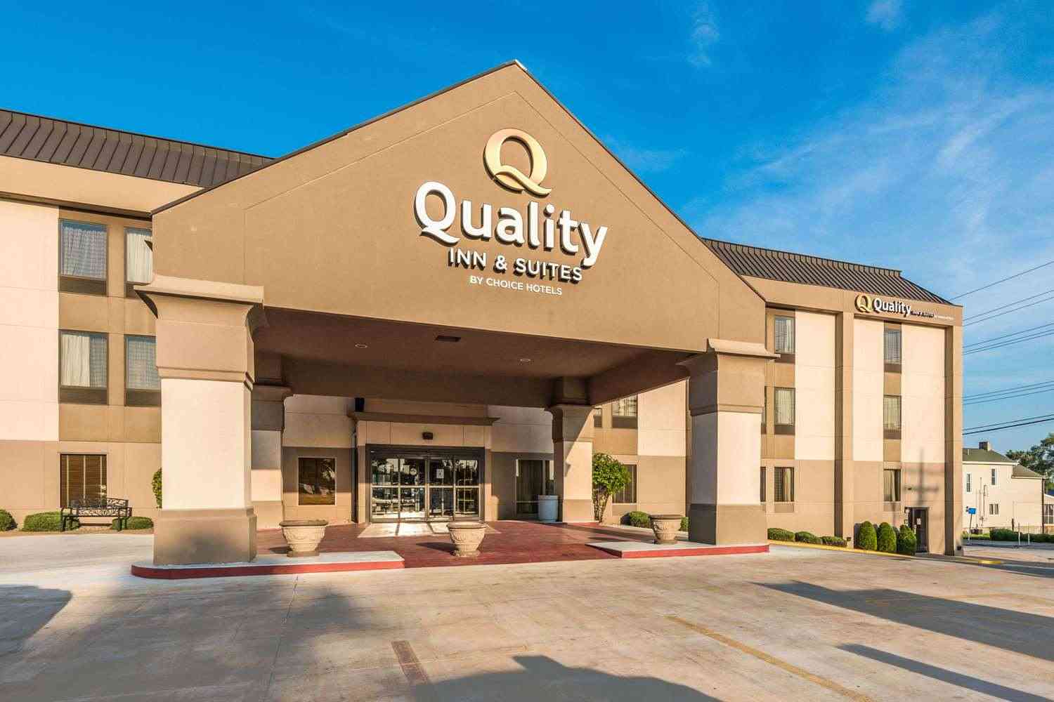 Quality Inn and Suites Quincy в Quincy, IL