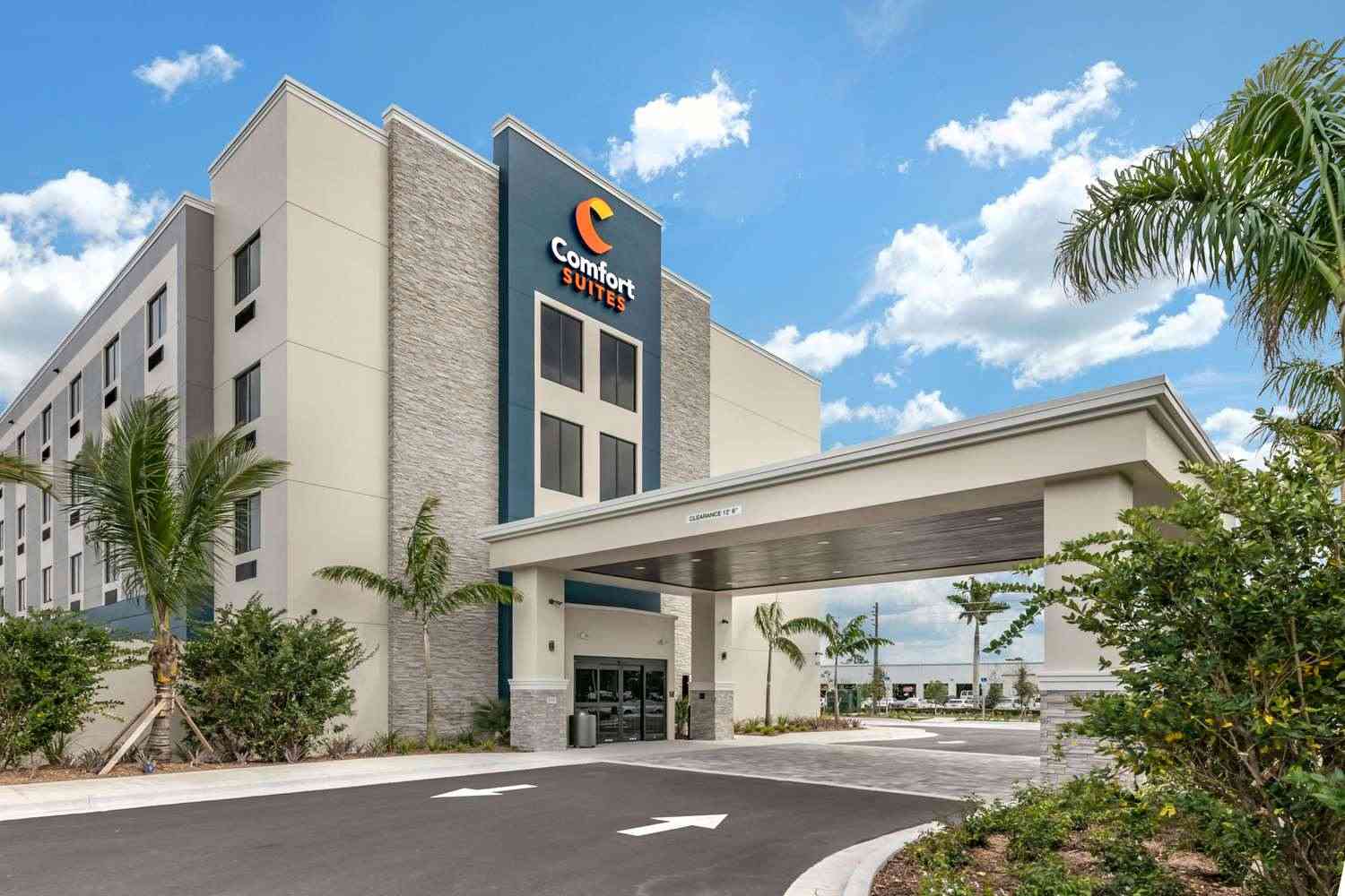 Stuart, FL 的 Comfort Suites Stuart-Hutchinson Island
