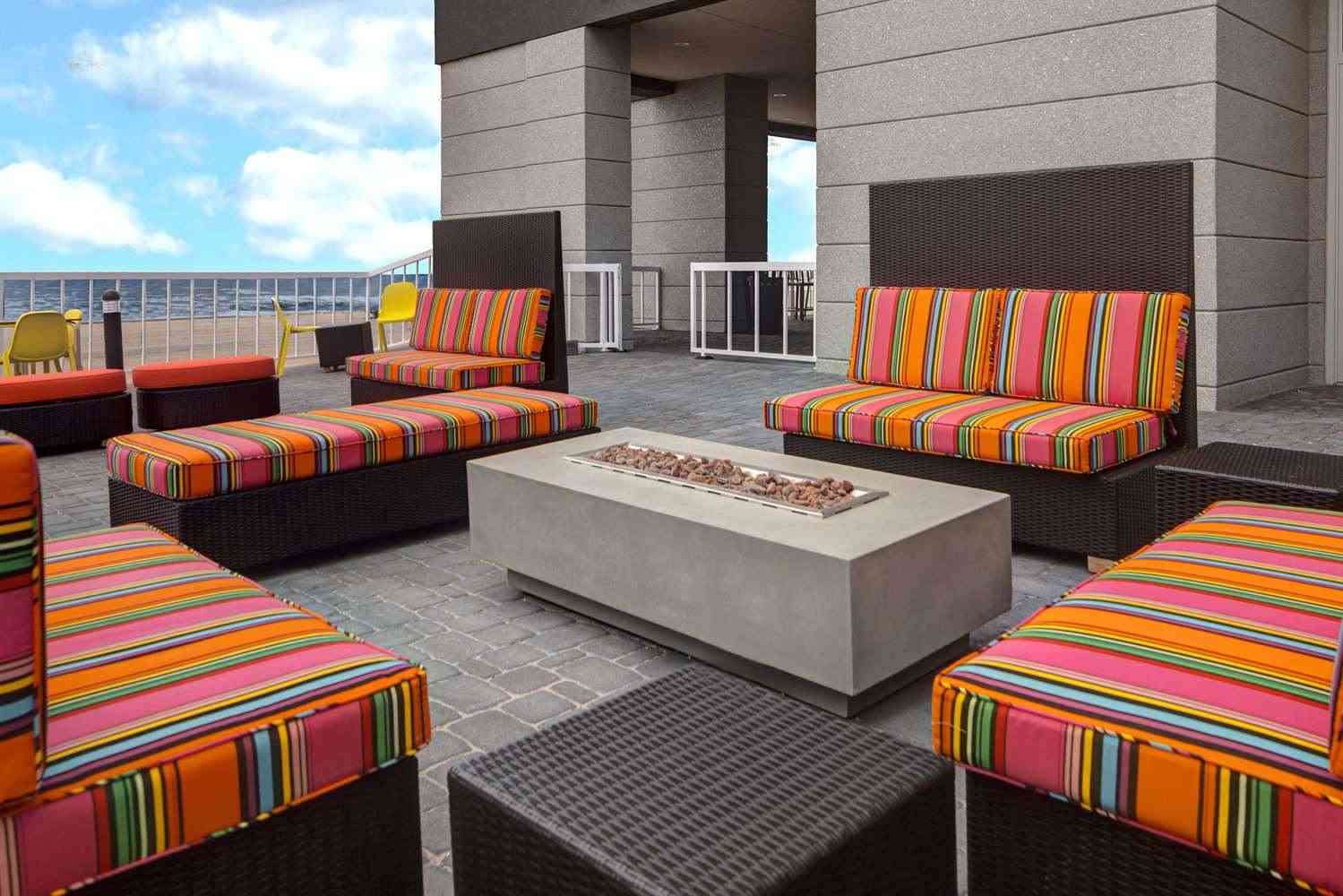 Galveston, TX 的 Tru by Hilton Galveston