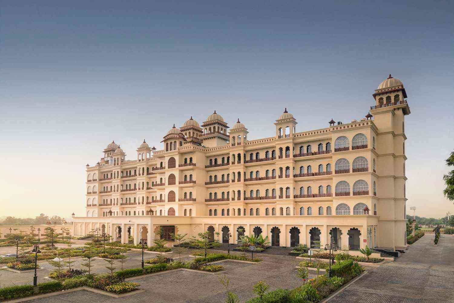 Navsari, IN 的 Uday Palace Navsari, a member of Radisson Individuals