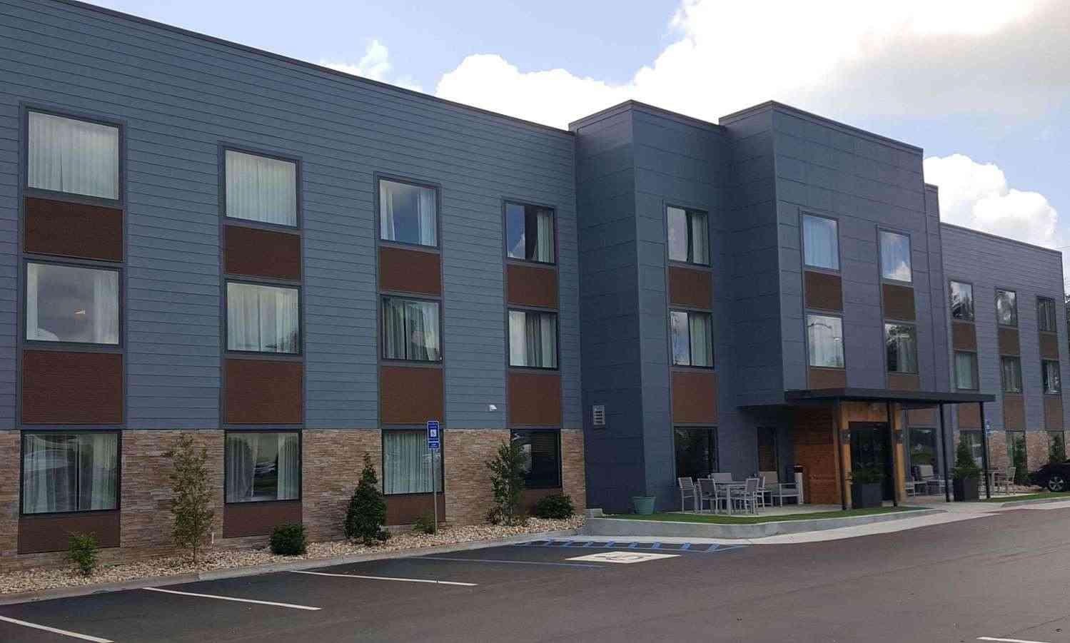 Country Inn & Suites By Radisson Savannah-Midtown em Savannah, GA