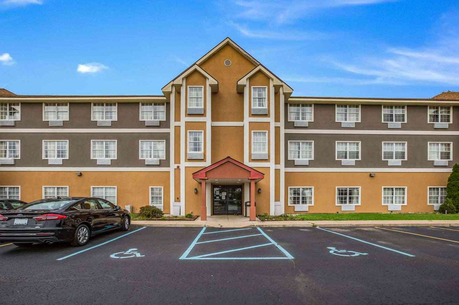 Americas Best Value Inn & Suites Three Rivers in Three Rivers, MI