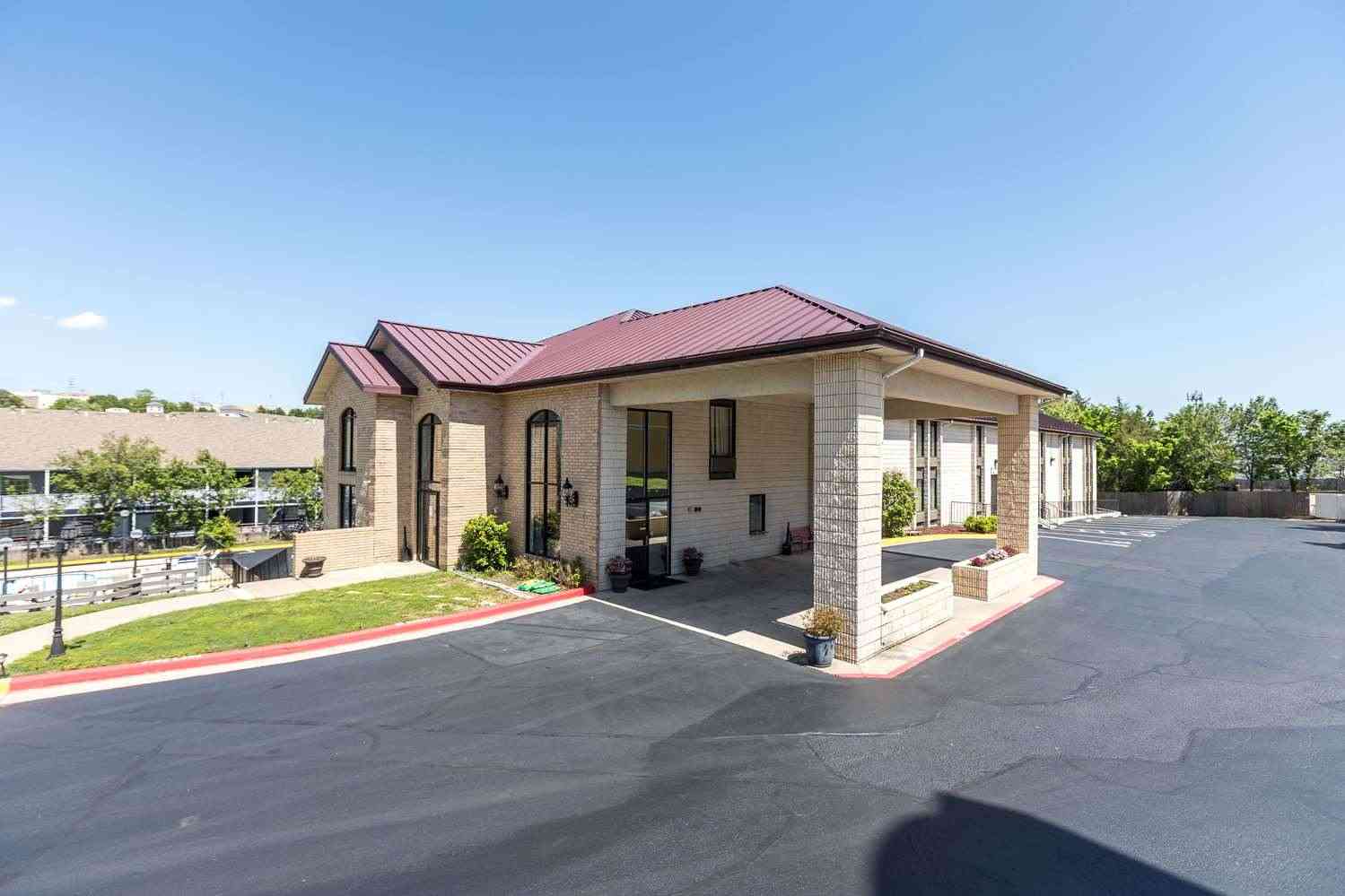 Super 8 by Wyndham Branson/Andy Williams Theatre, Branson, MO