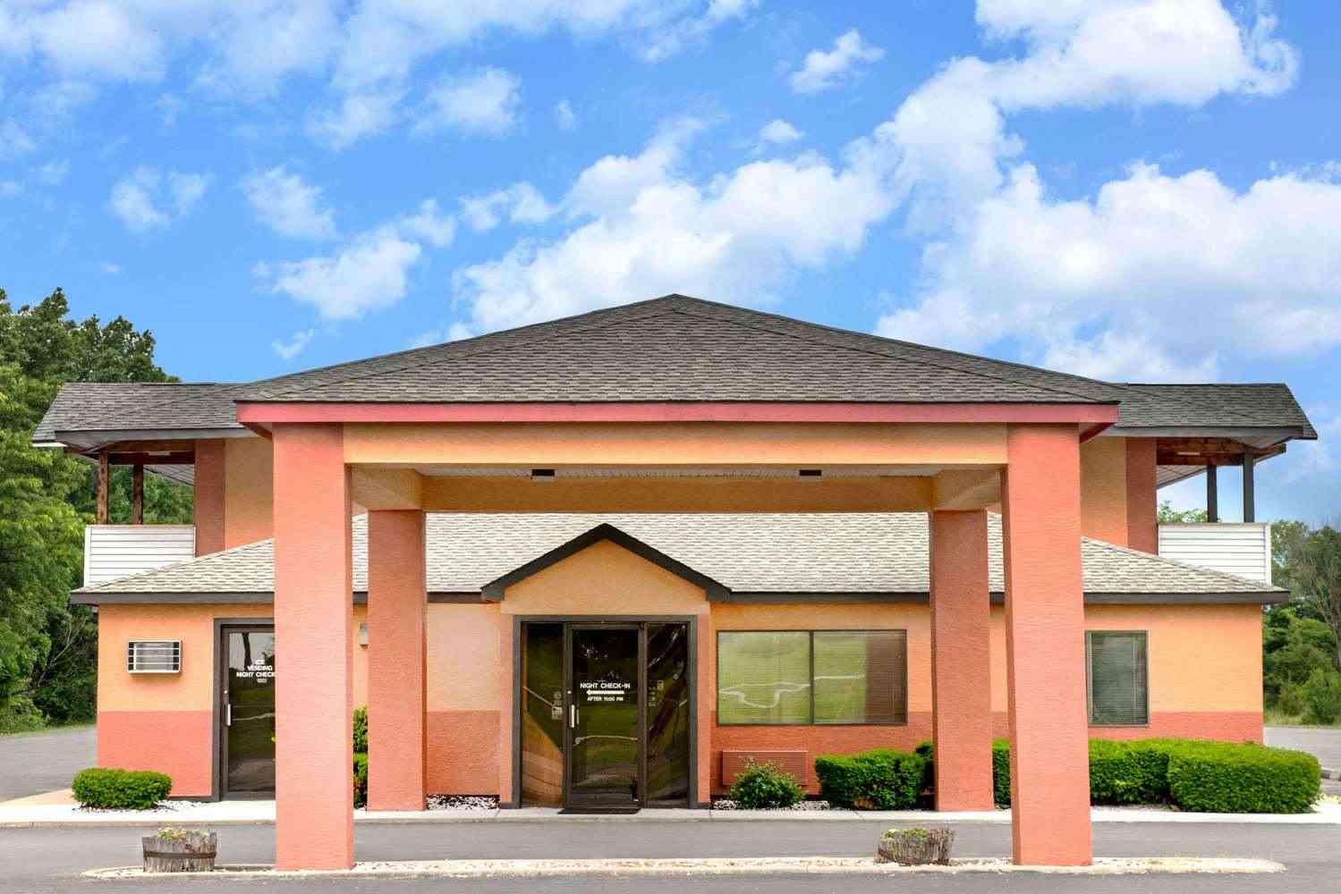 Days Inn by Wyndham Kingdom City, Kingdom City, MO