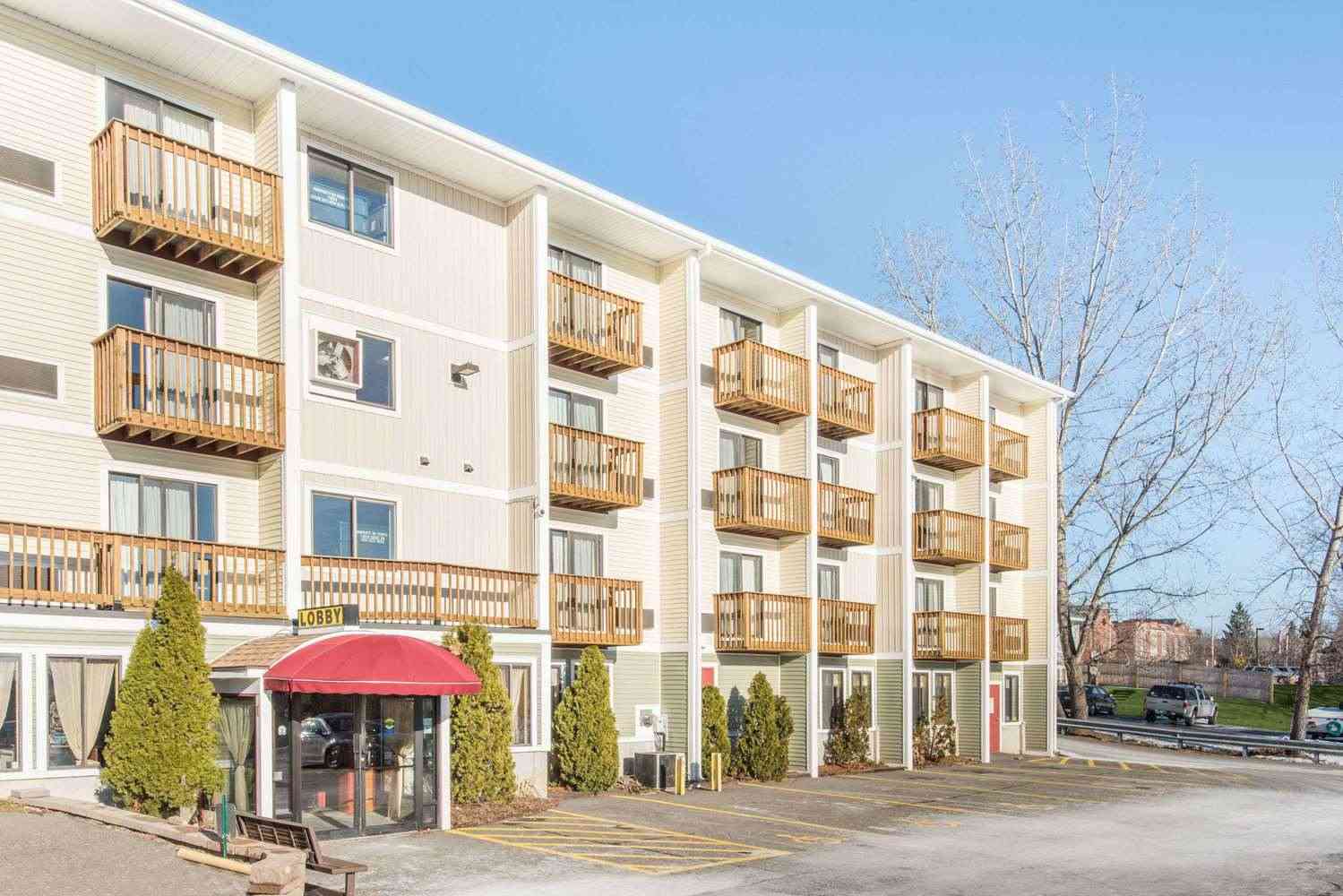 Colchester, VT 的 Days Inn by Wyndham Colchester Burlington