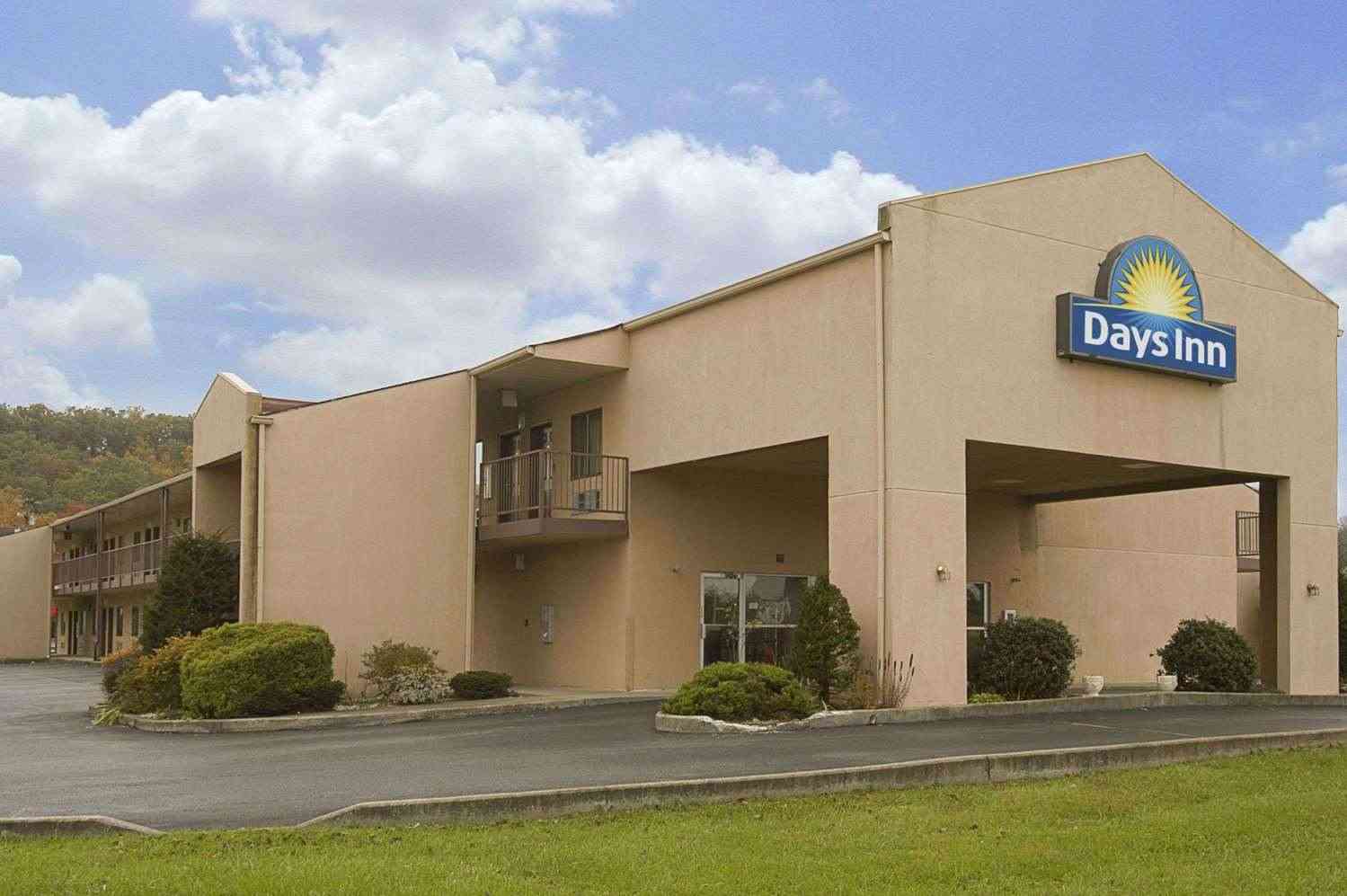 Days Inn by Wyndham Morehead в Morehead, KY