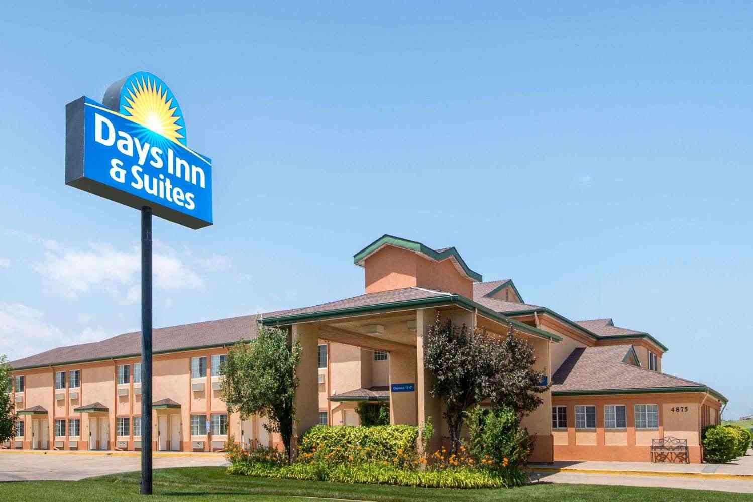Days Inn & Suites by Wyndham Wichita i Wichita, KS