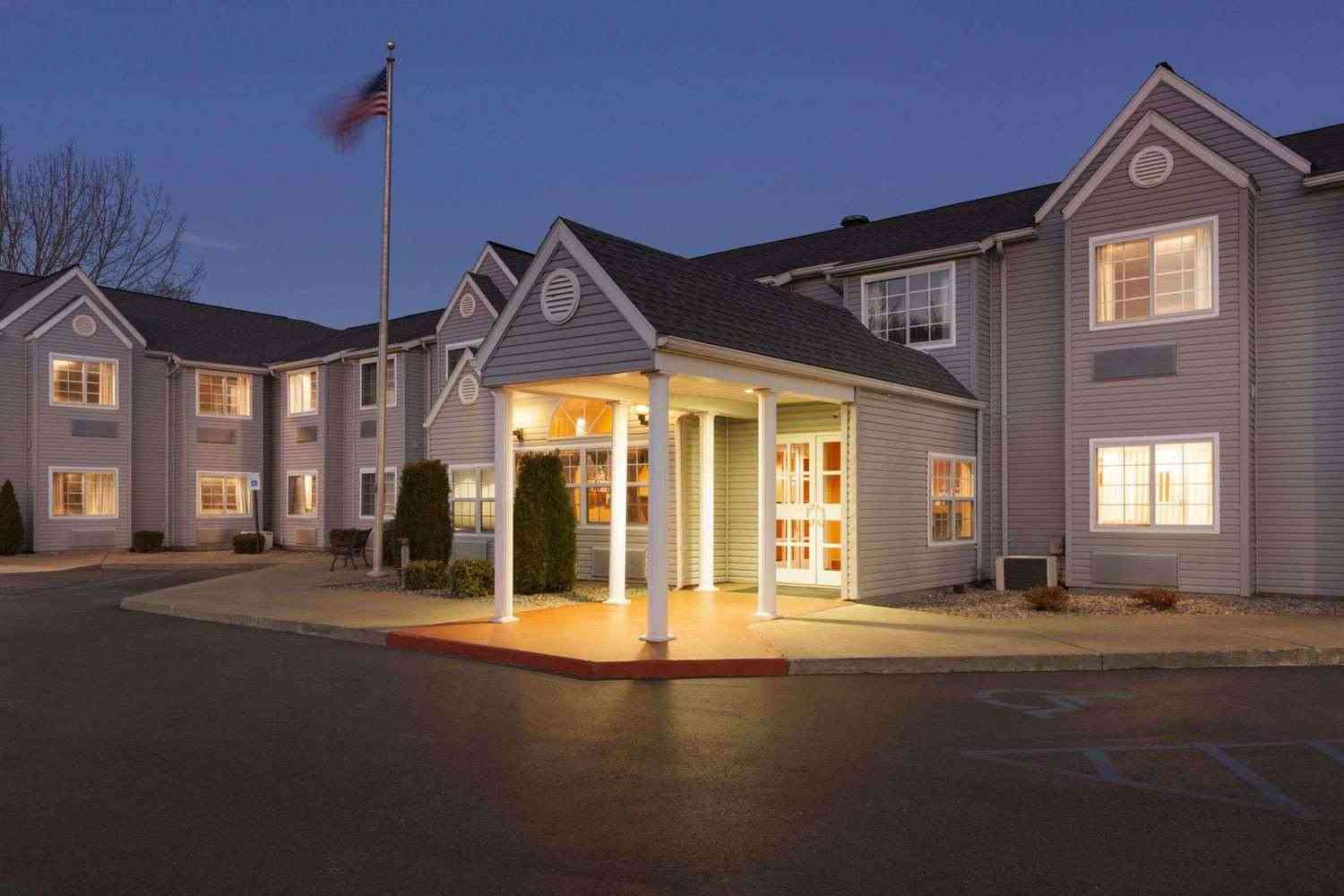 Microtel Inn by Wyndham Albany Airport i Latham, NY