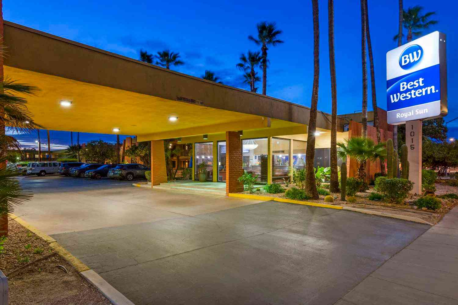 Tucson, AZ 的 Best Western Royal Sun Inn & Suites