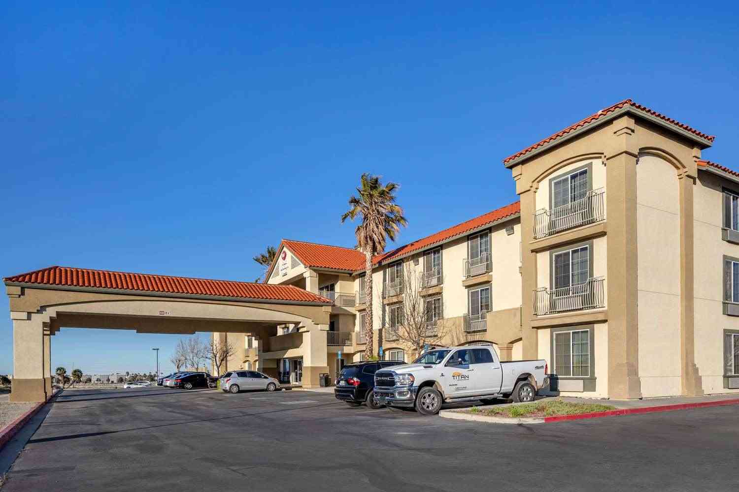 Best Western Plus John Jay Inn & Suites in Palmdale, CA