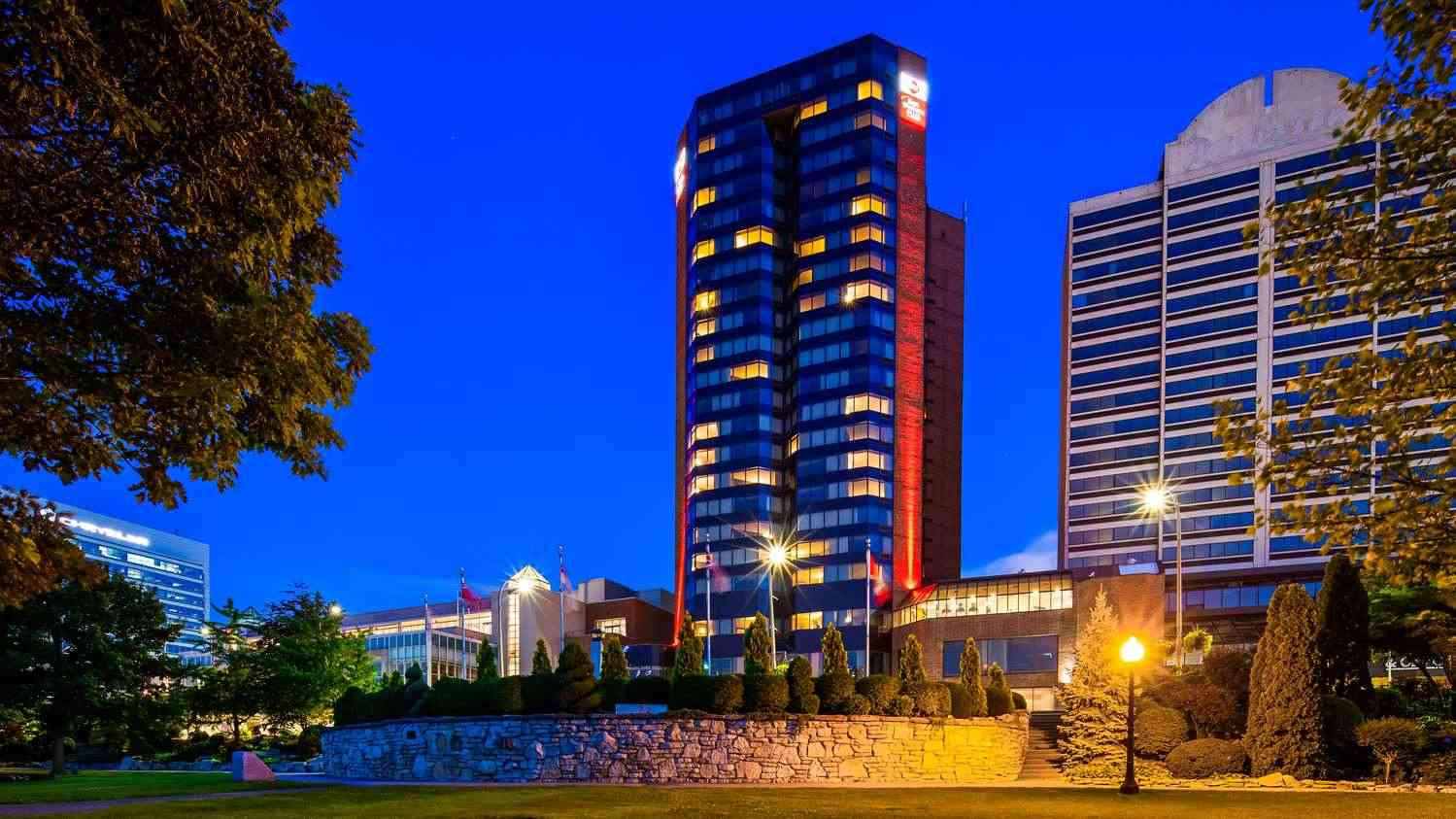 Windsor, ON 的 Best Western Plus Waterfront Hotel