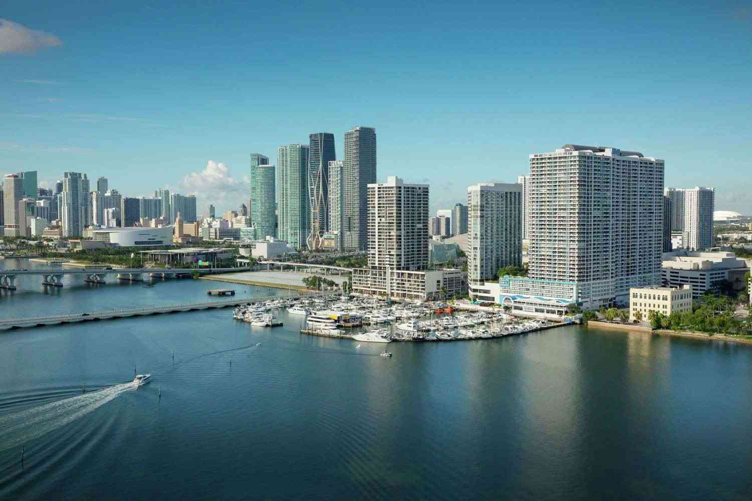 Miami, FL 的 DoubleTree by Hilton Grand Hotel Biscayne Bay