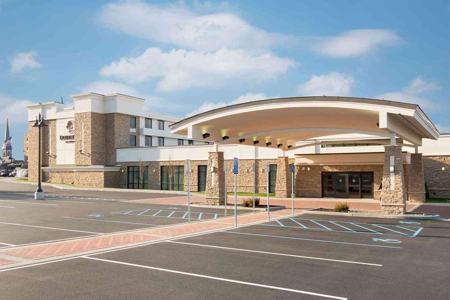 Schenectady, NY 的 DoubleTree by Hilton Schenectady Downtown