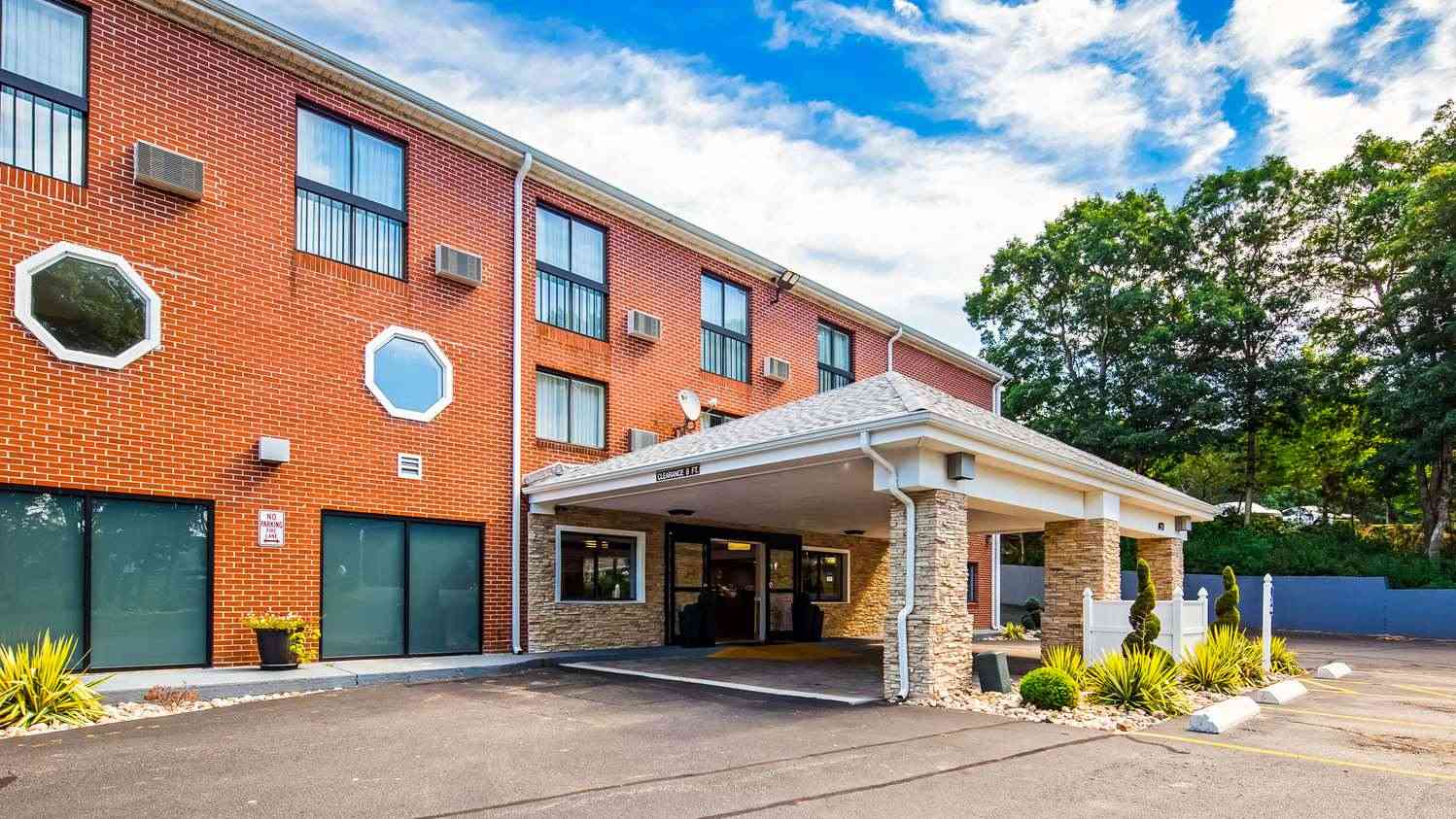 Best Western Cape Cod Hotel in Hyannis, MA