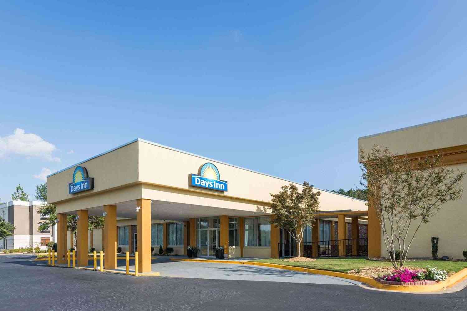 Days Inn by Wyndham Madison in Madison, GA