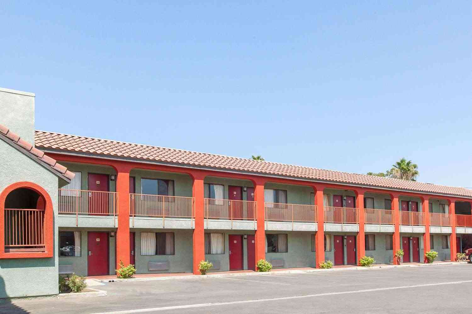 Bakersfield, CA의 Americas Best Value Inn & Suites Bakersfield Central