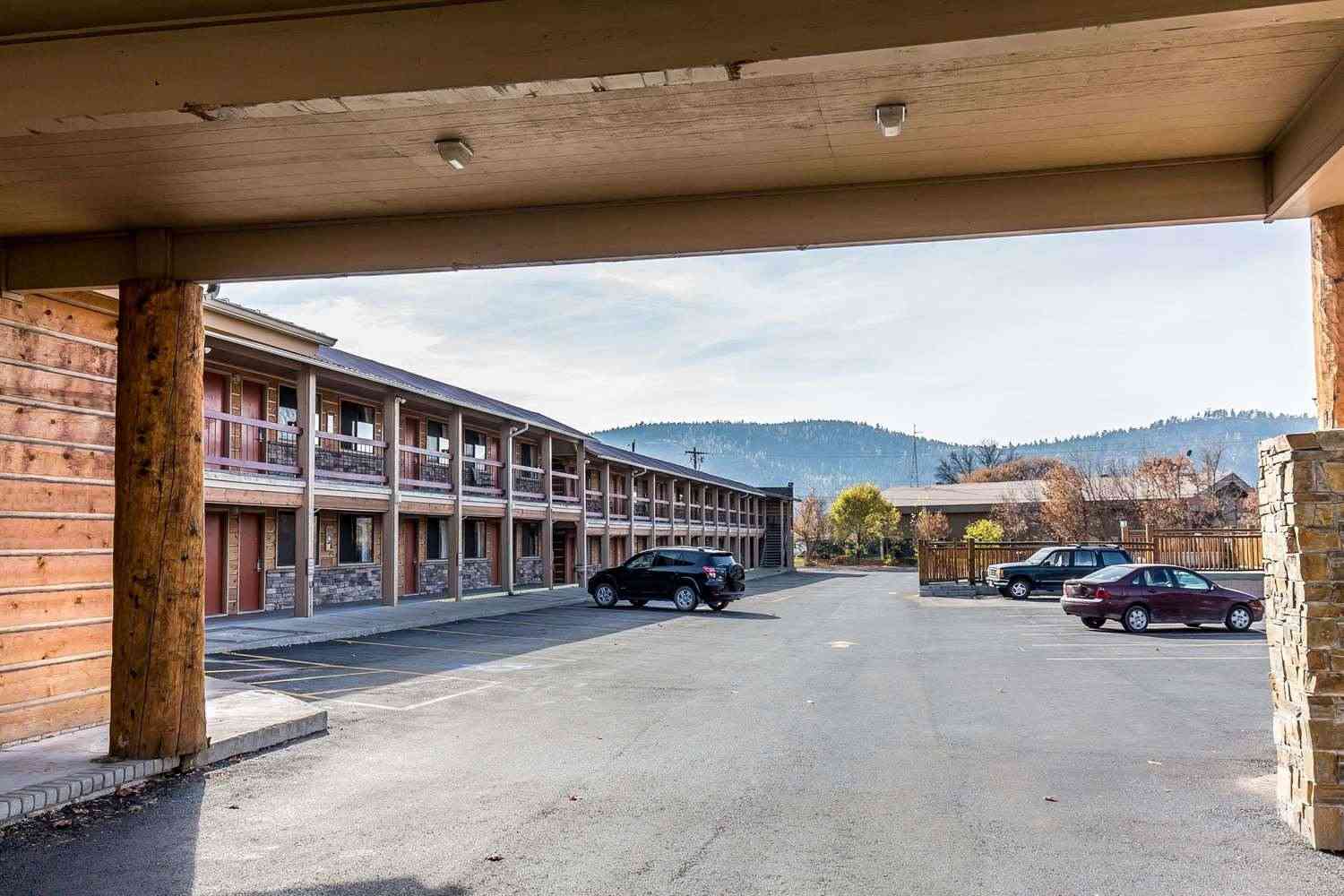 Econo Lodge Inn and Suites, Kalispell, MT