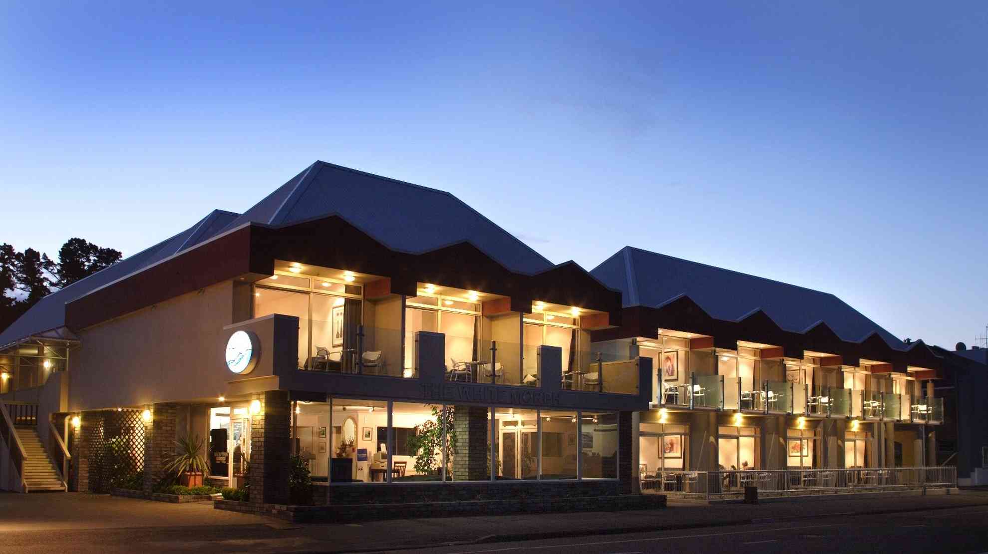 Kaikoura, NZ 的 The White Morph