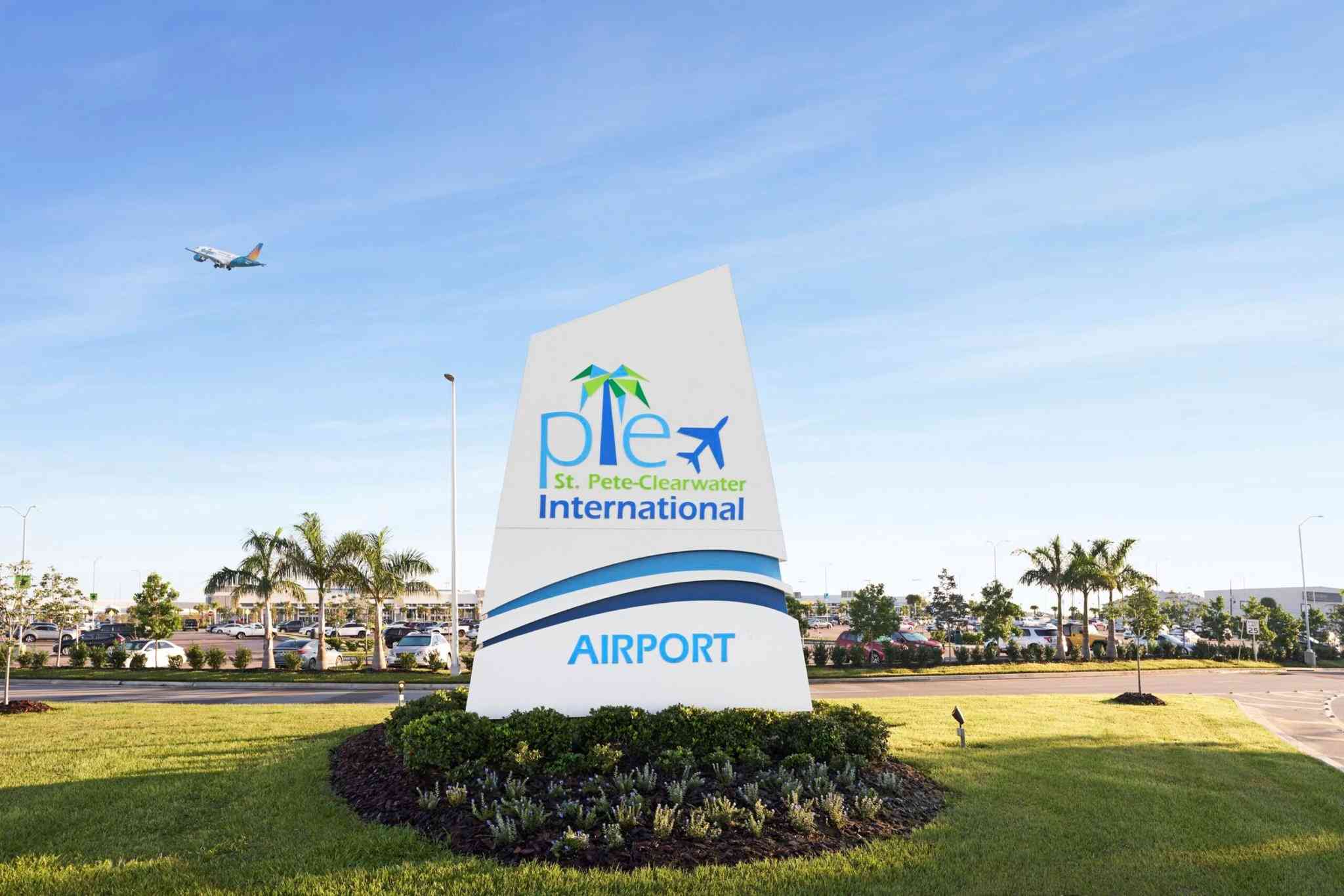 Holiday Inn Express Hotel & Suites St. Petersburg North (I-275) в Санкт Петербург, FL