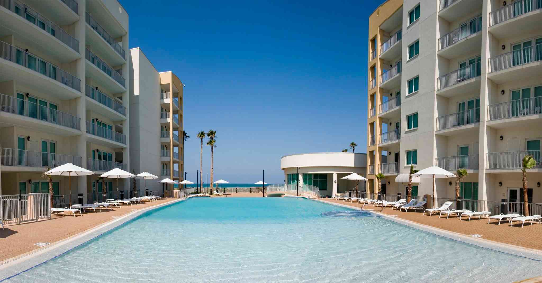 South Padre Island, TX 的 Peninsula Island Resort & Spa