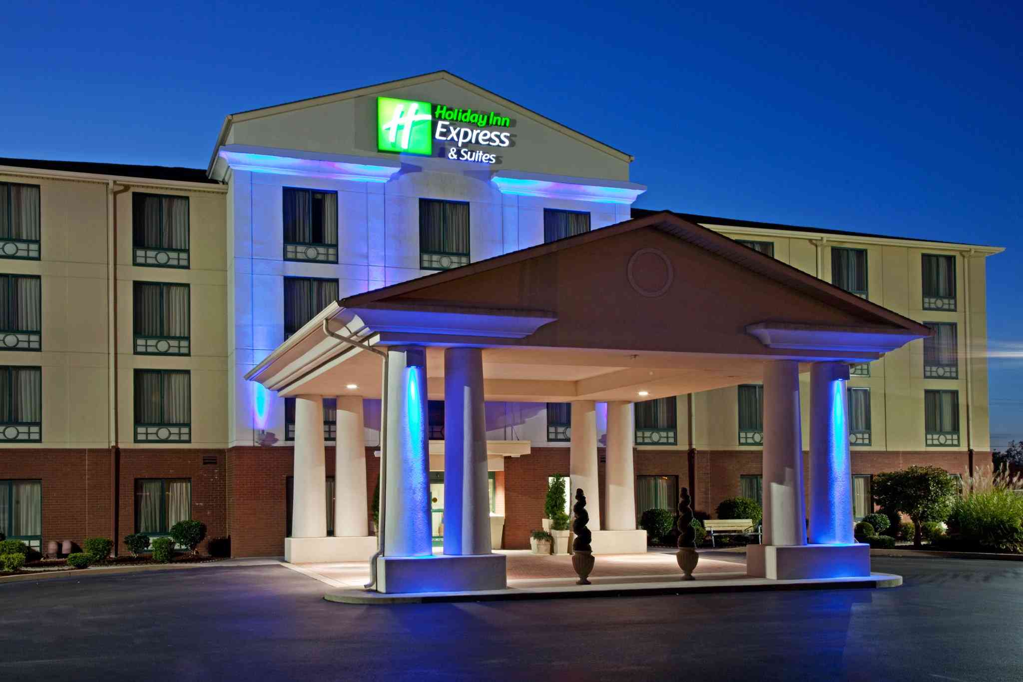 Holiday Inn Express Hotel & Suites Murray в Мюррей, KY