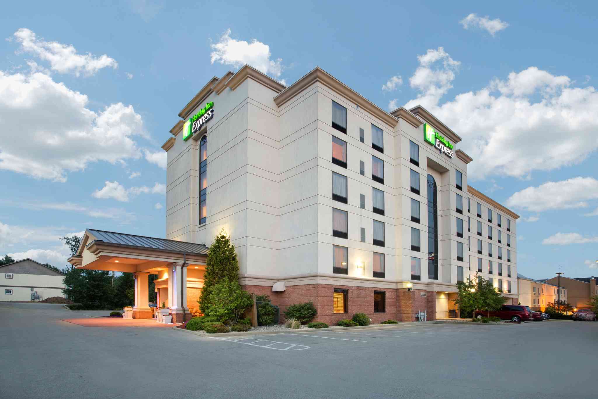 Holiday Inn Express Hotel & Suites Bloomington a Bloomington, IN