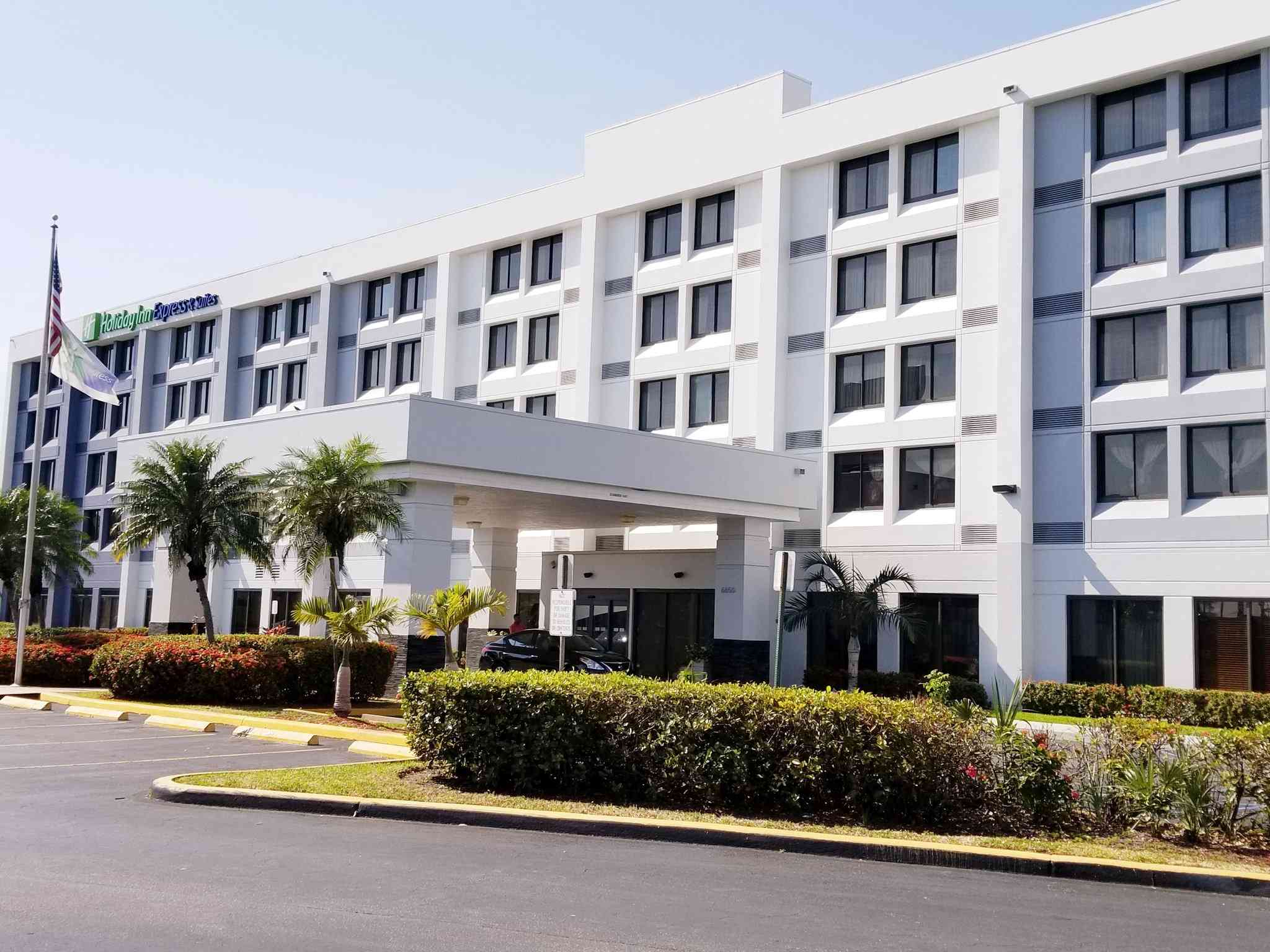 하이얼리어, FL의 Holiday Inn Express Hotel & Suites Miami-Hialeah (Miami Lakes)