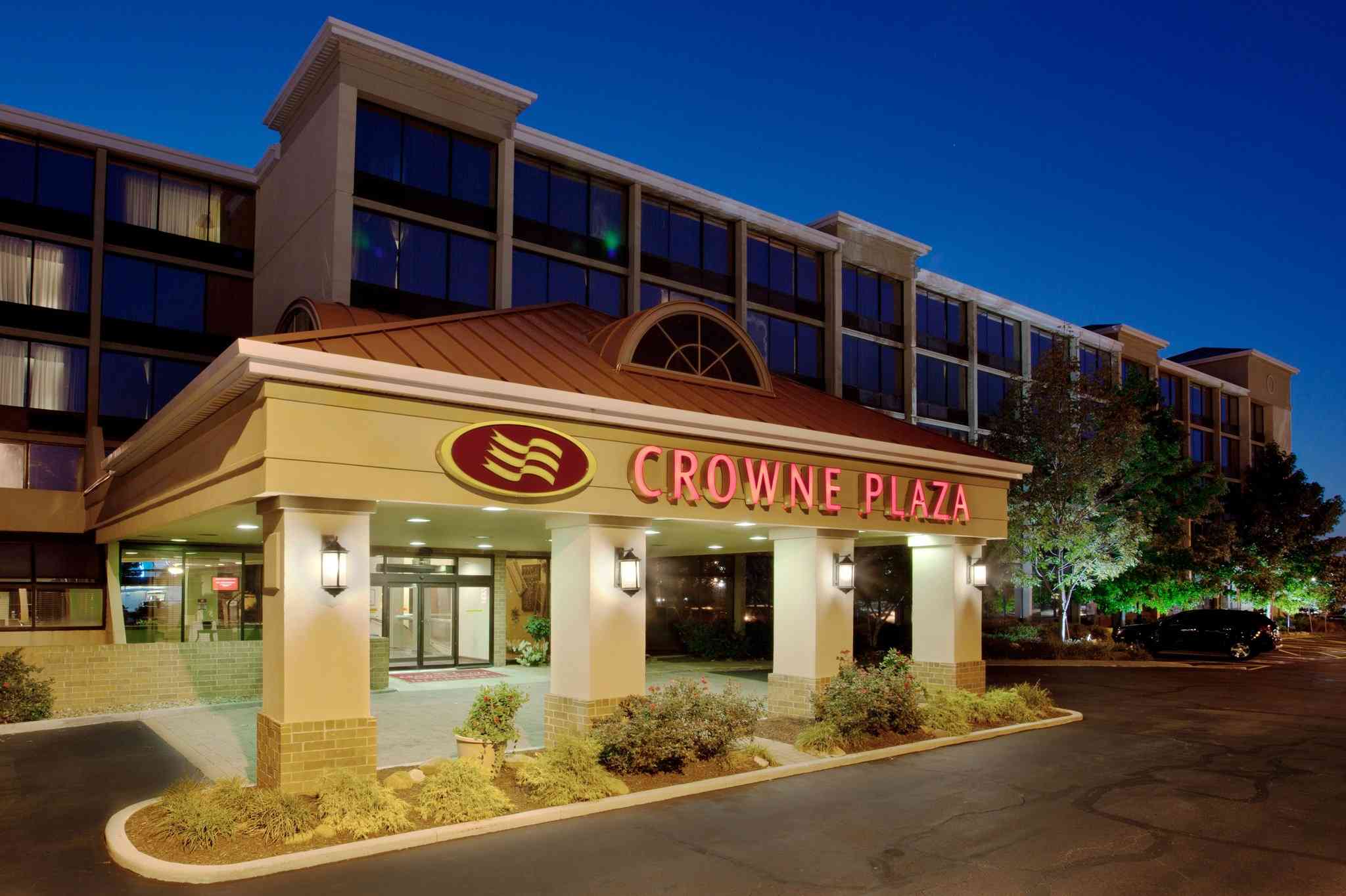 Crowne Plaza Cleveland Airport в Миддлберг-Хайтс, OH