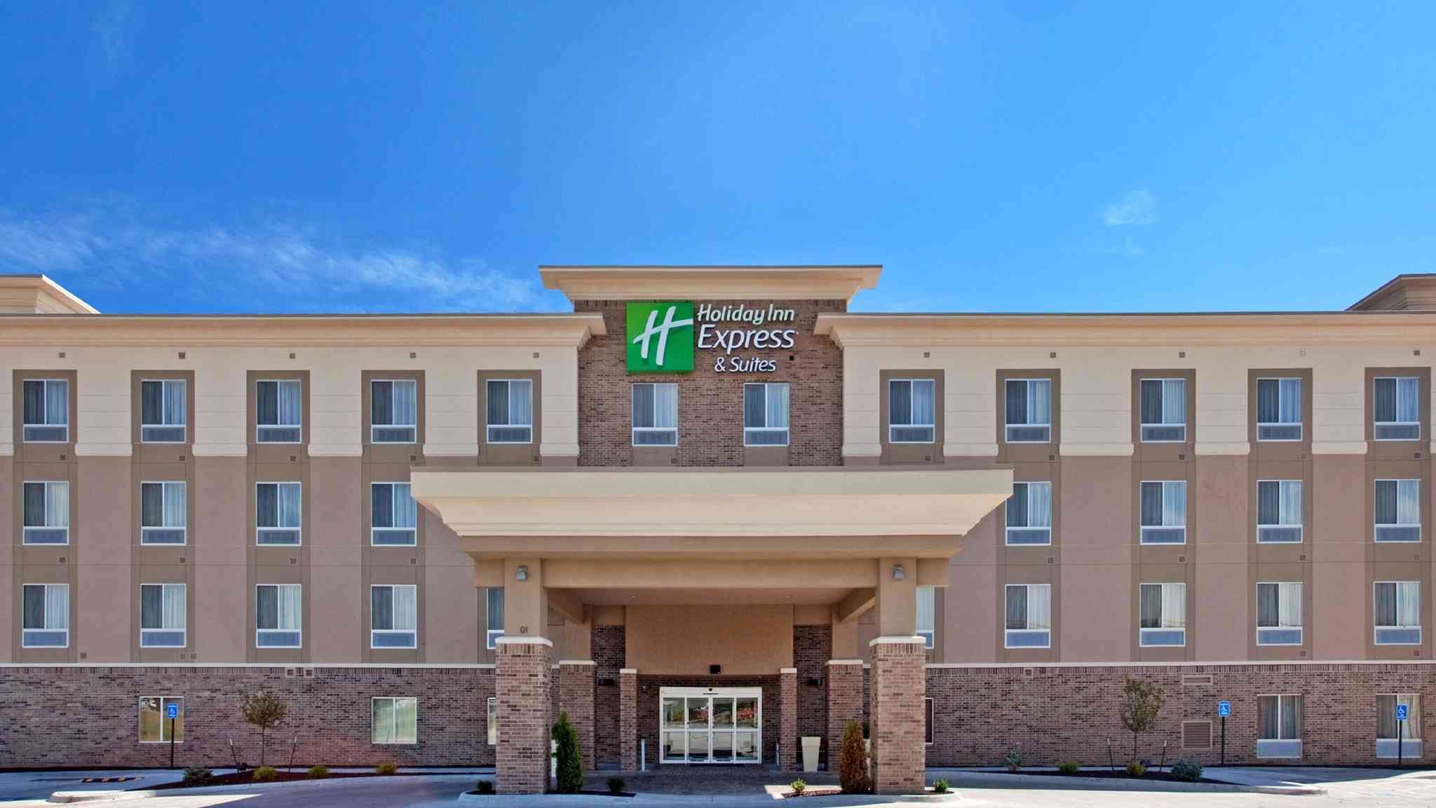 托皮卡, KS 的 Holiday Inn Express Hotel & Suites Topeka North