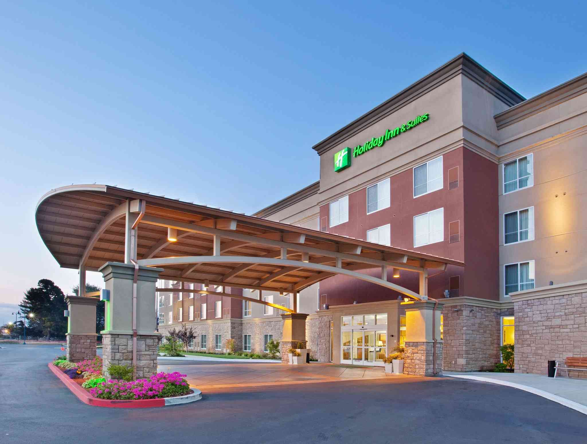 Holiday Inn Hotel & Suites Oakland - Airport in 오클랜드, CA