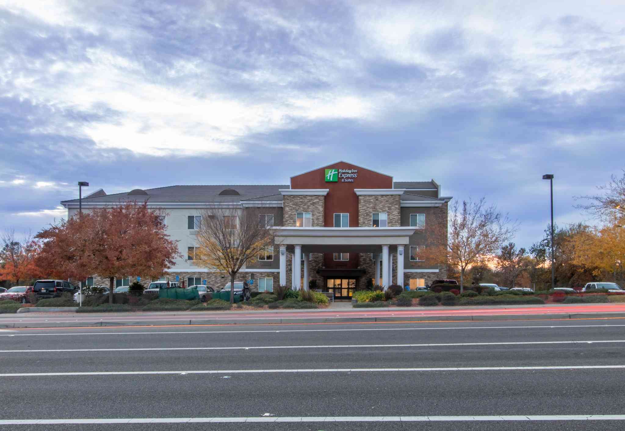 罗斯维尔, CA 的 Holiday Inn Express Hotel & Suites Roseville - Galleria Area