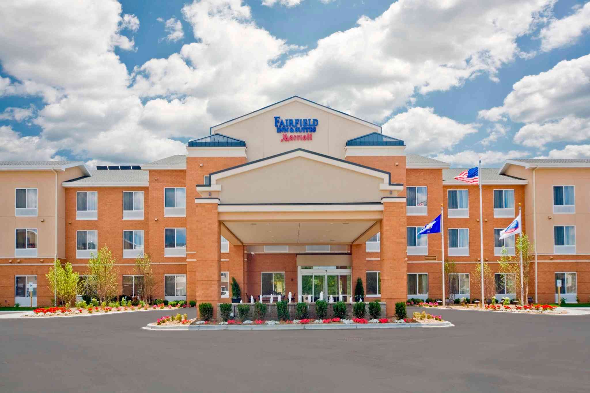 Fairfield by Marriott Inn & Suites Milwaukee Airport в Oak Creek, WI