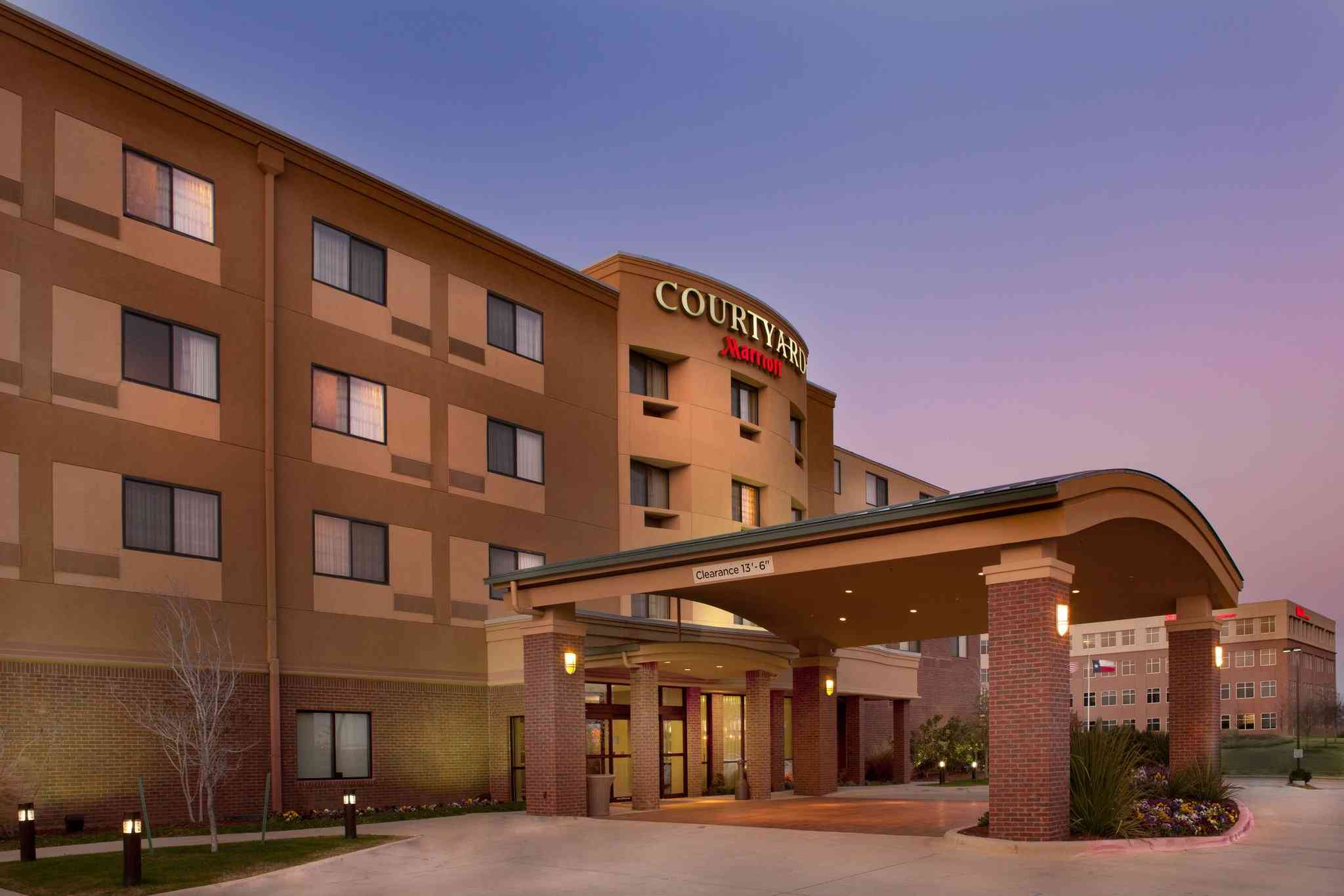 Denton, TX 的 Courtyard by Marriott Denton