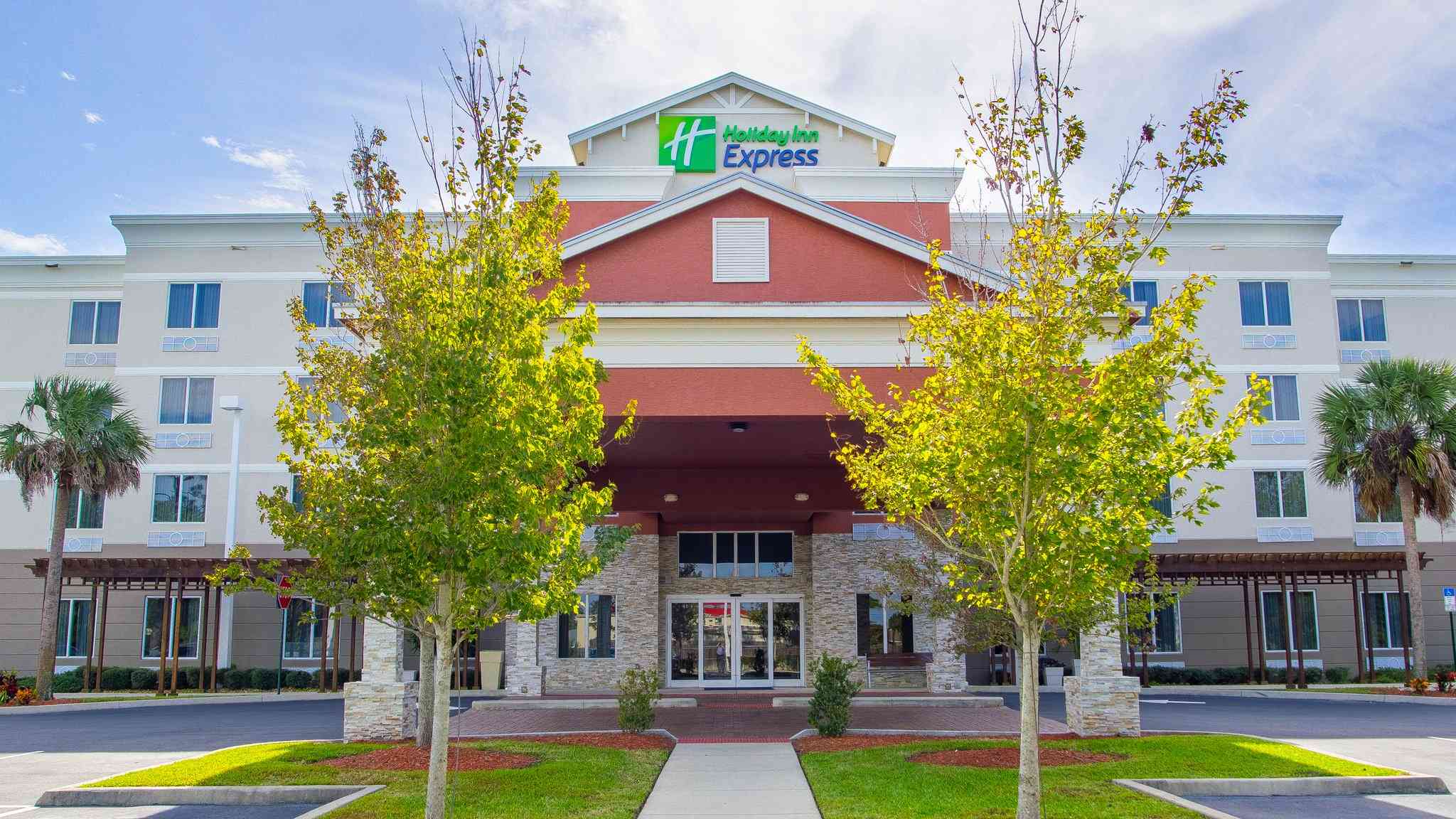 Holiday Inn Express & Suites Palm Bay в Палм-Бей, FL