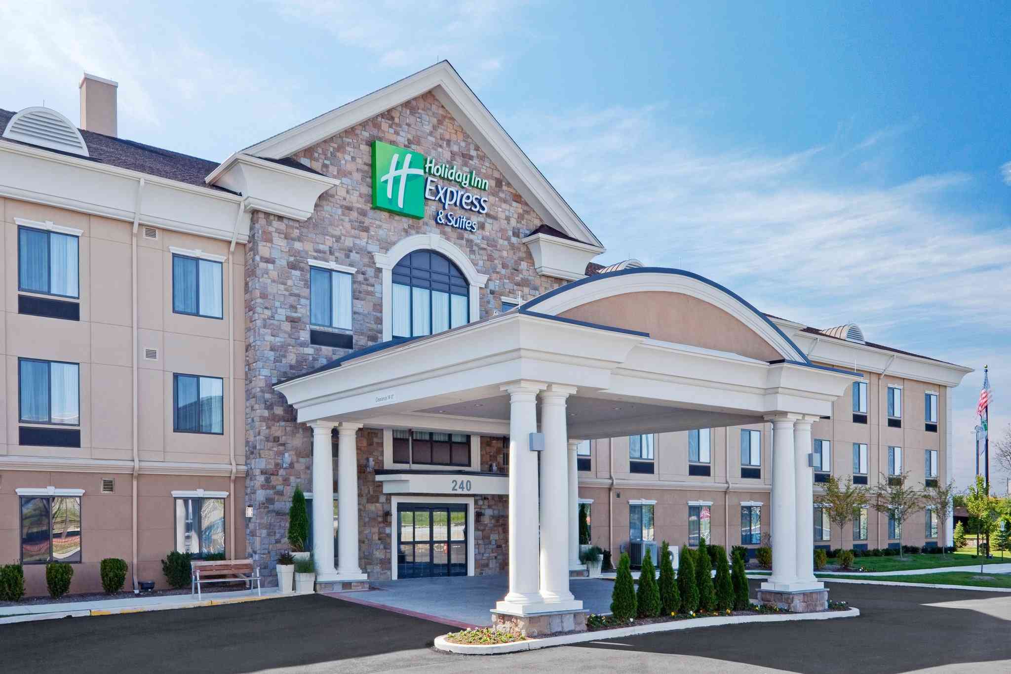 Holiday Inn Express & Suites Warminster - Horsham в Уорминстер, PA