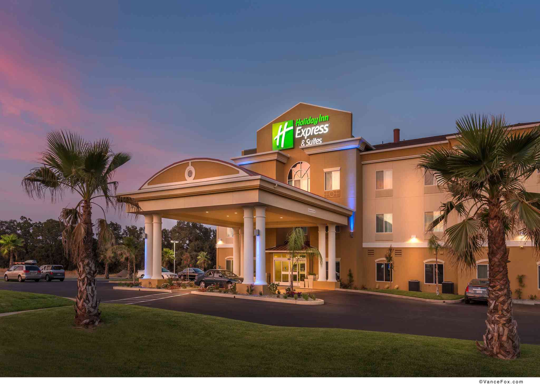 레드 블러프, CA의 Holiday Inn Express Hotel & Suites Red Bluff-South Redding Area