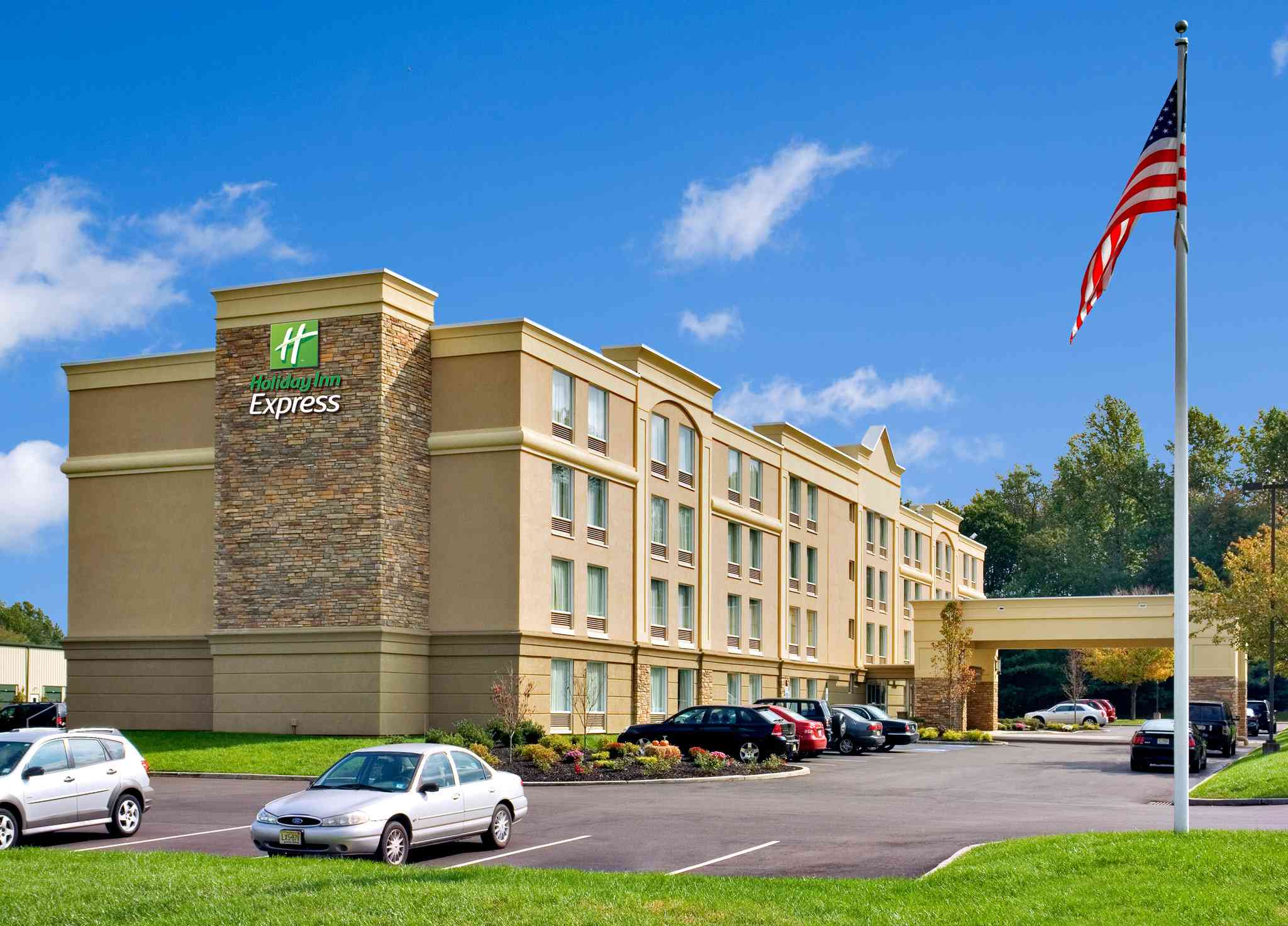 Holiday Inn Express & Suites West Long Branch - Eatontown in Langer Ast, NJ