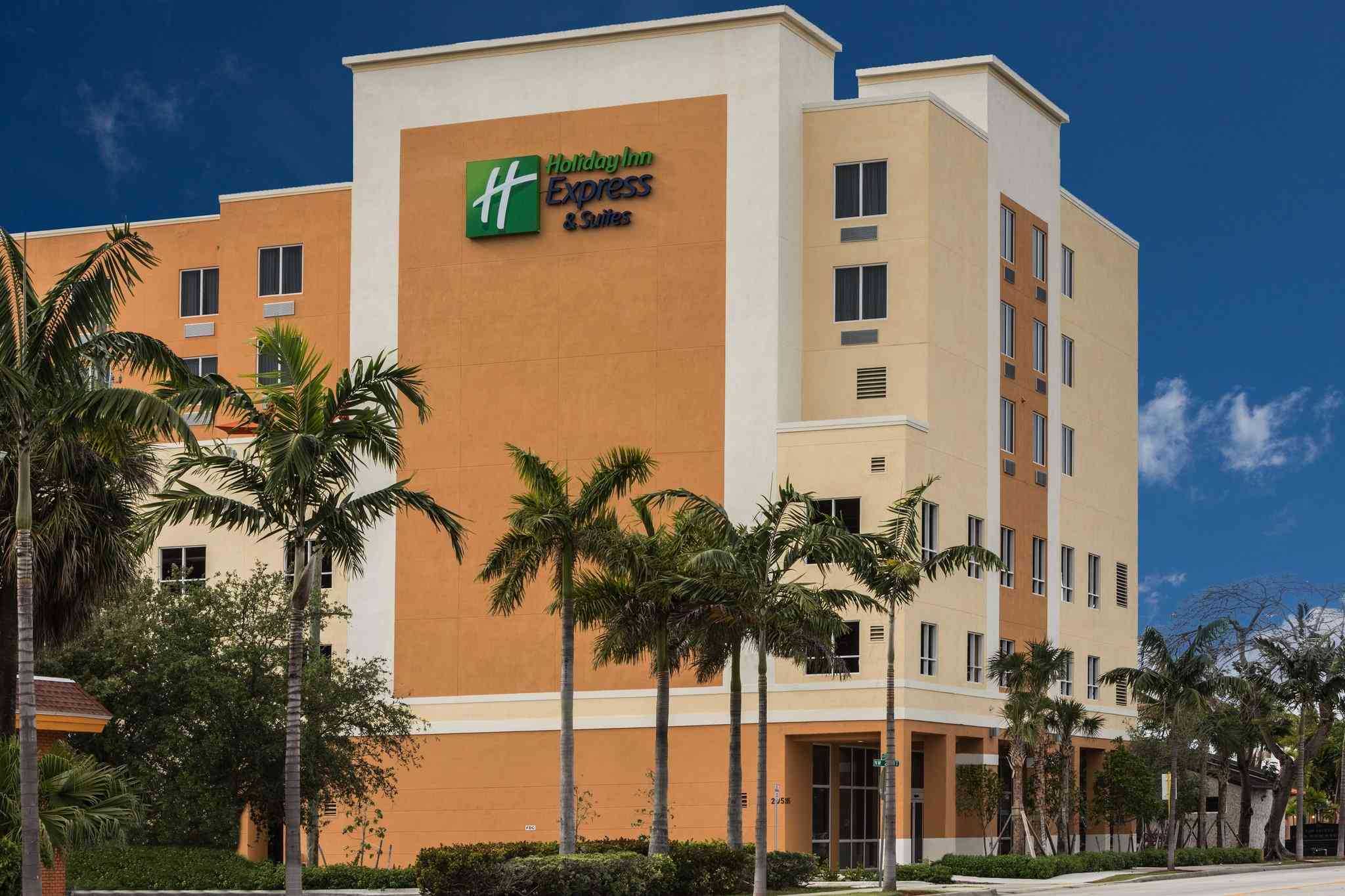 Holiday Inn Express Hotel & Suites Fort Lauderdale Airport South in 達尼亞海灘, FL