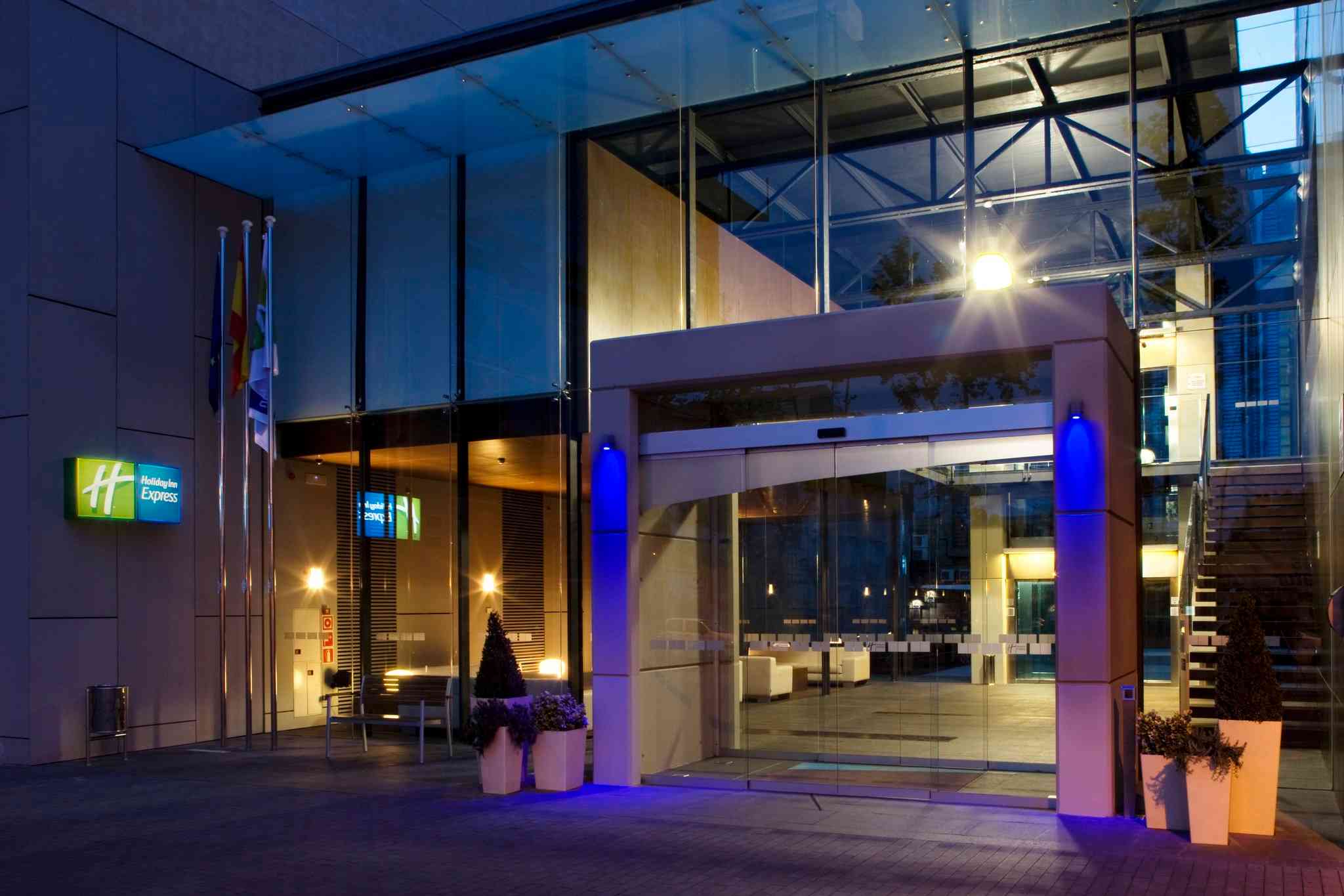 Holiday Inn Express Barcelona - City 22 в Барселона, ES